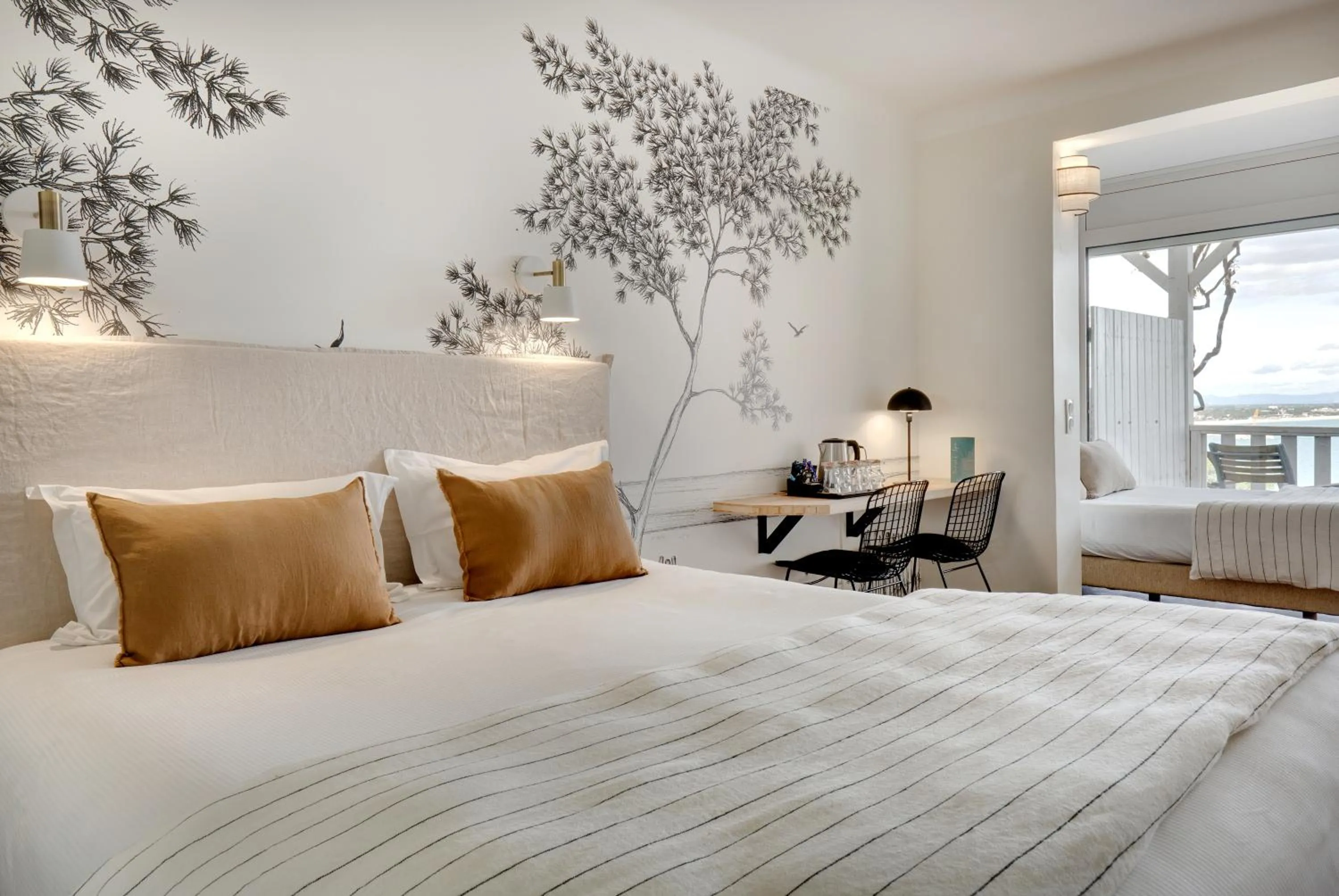 Photo of the whole room, Bed in Hôtel & Spa Les Mouettes