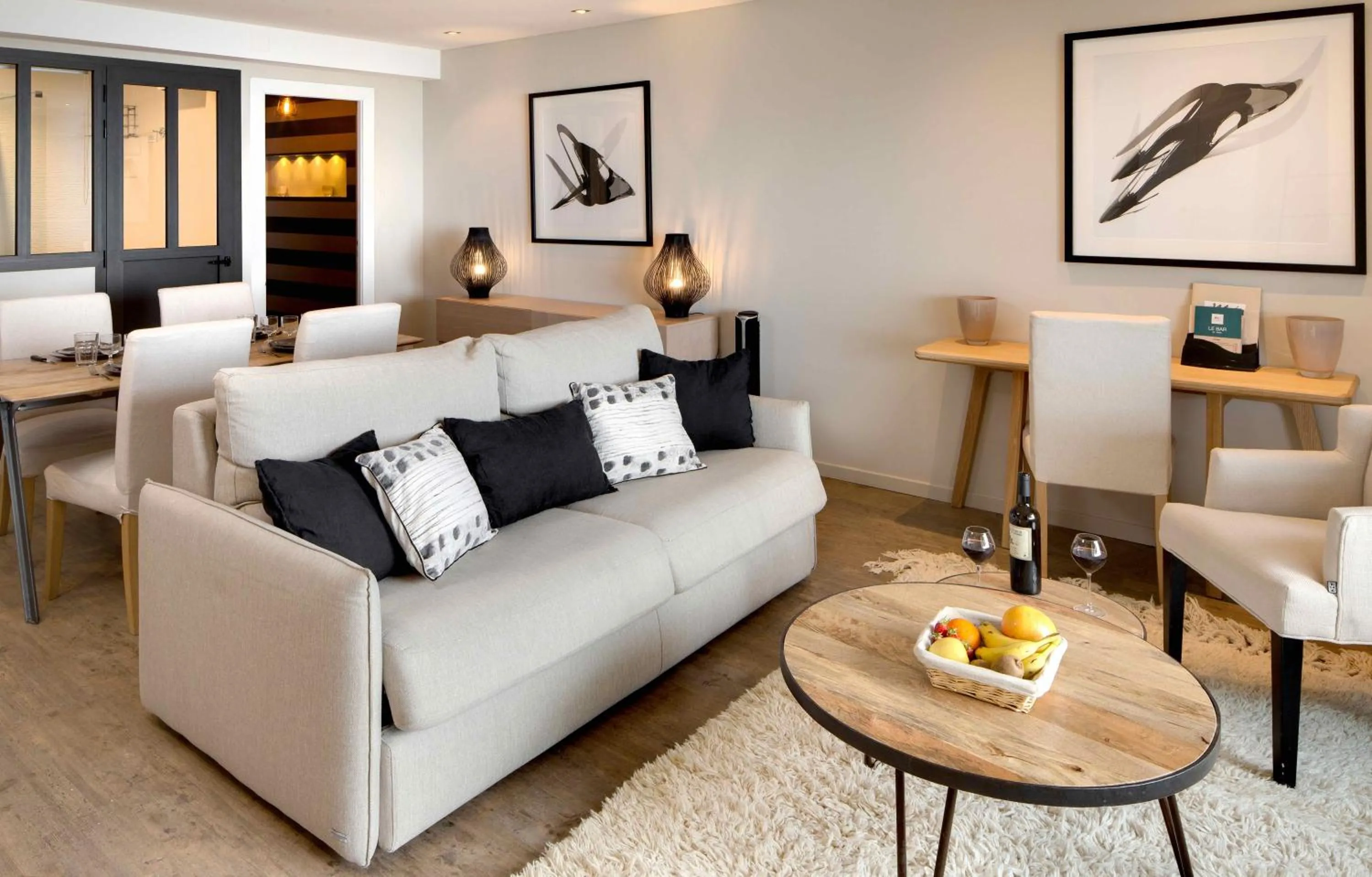 Photo of the whole room, Bed in Hôtel & Spa Les Mouettes