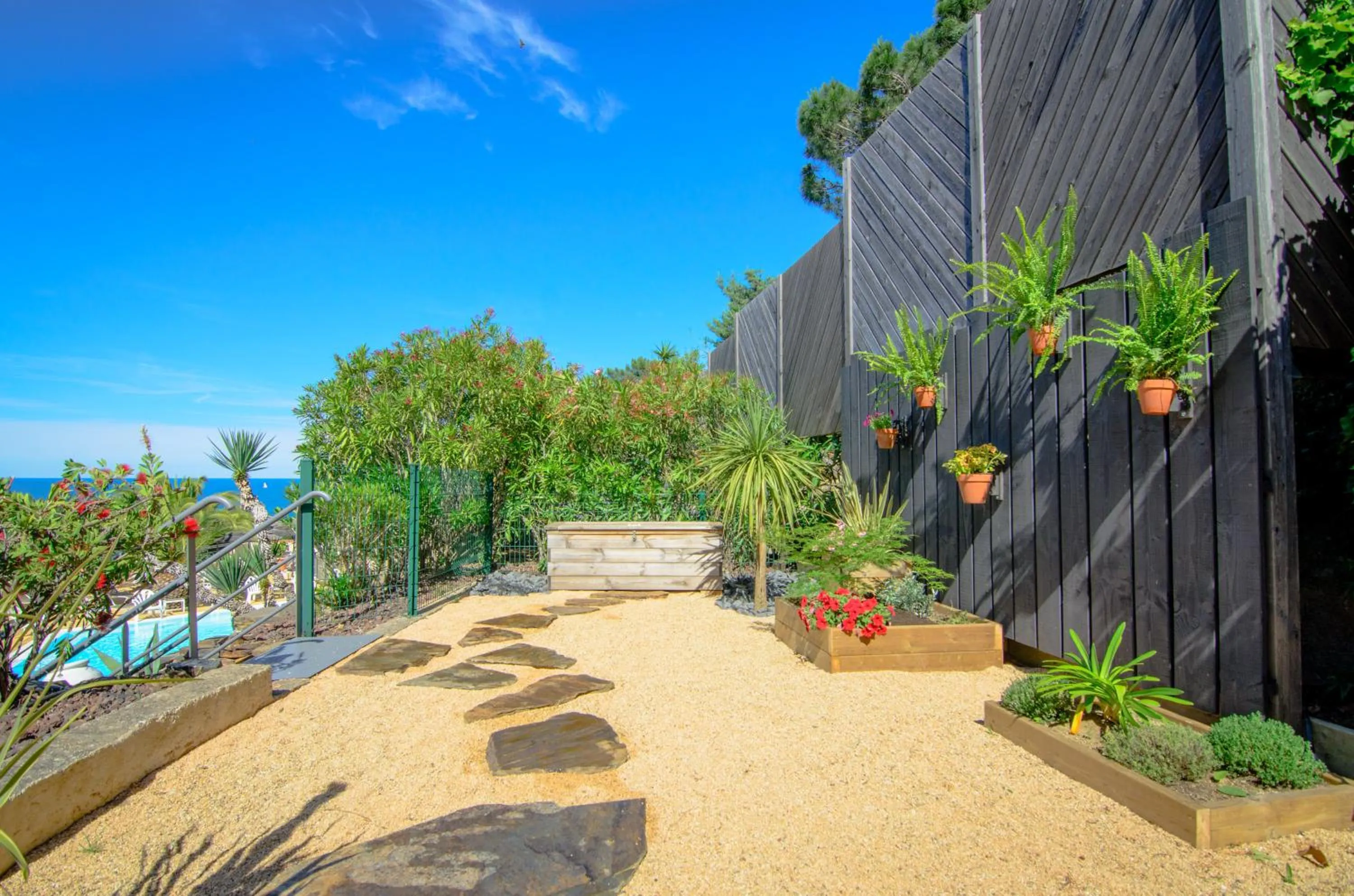 Patio in Hôtel & Spa Les Mouettes