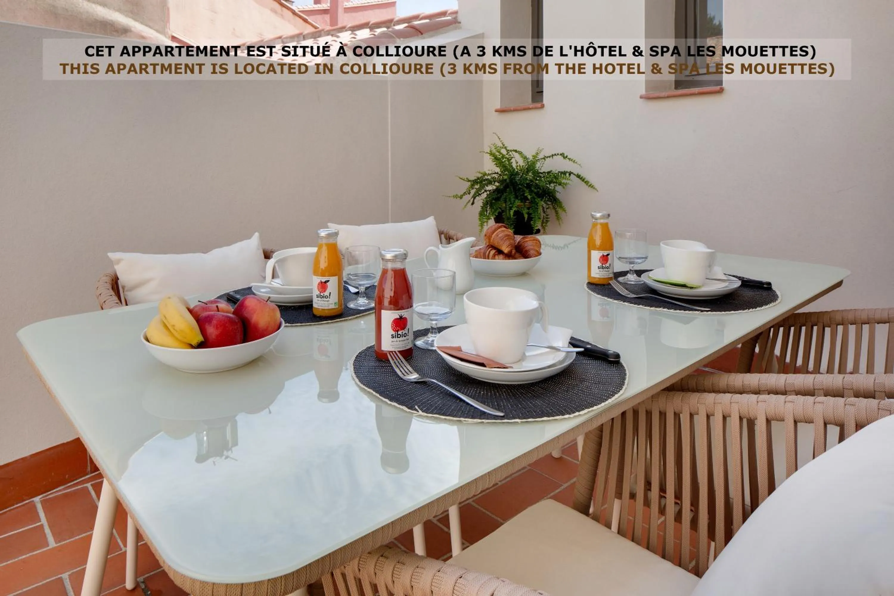 Patio in Hôtel & Spa Les Mouettes