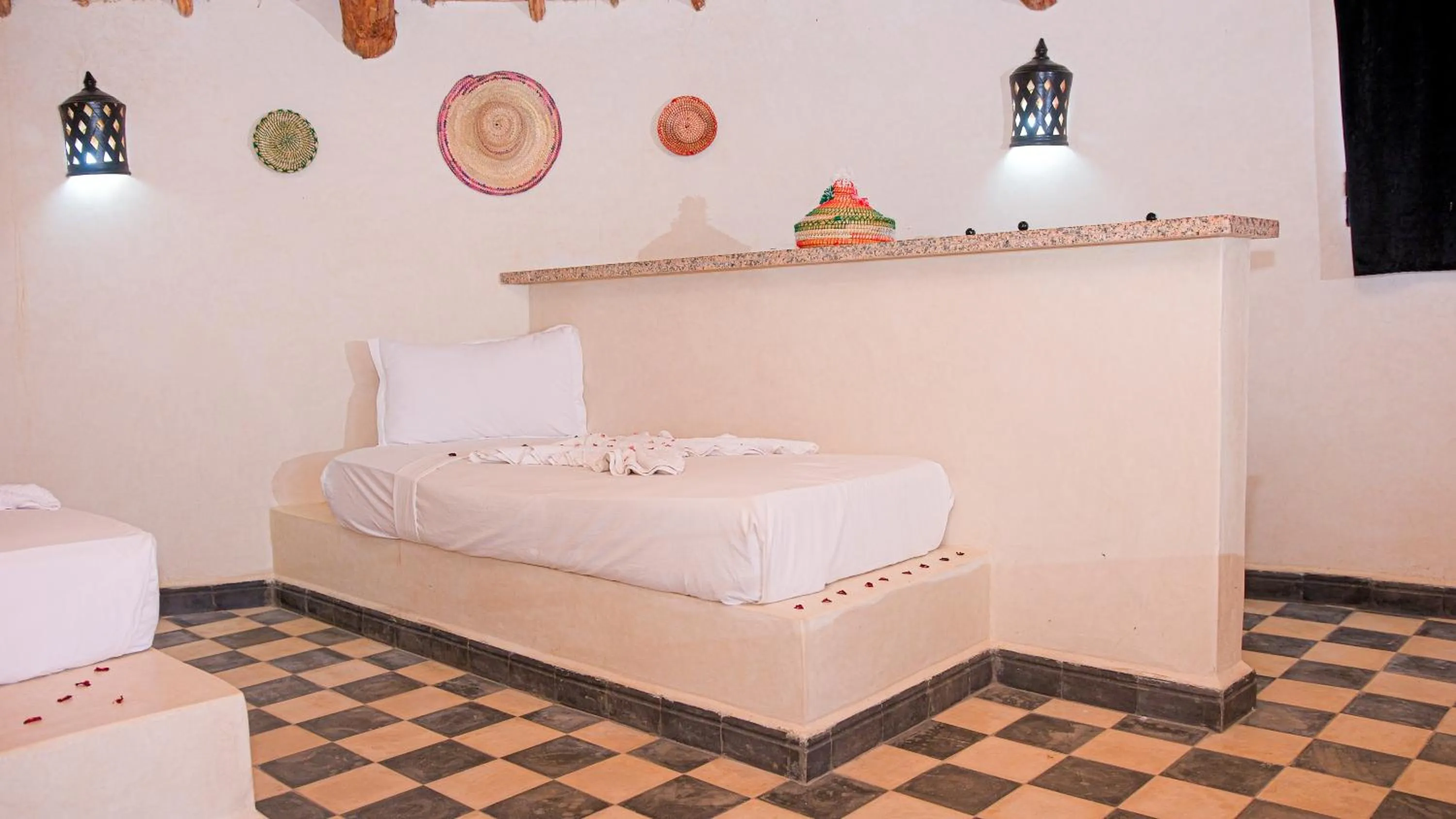 Bed in Les Jardins d Amizmiz 6 piscines