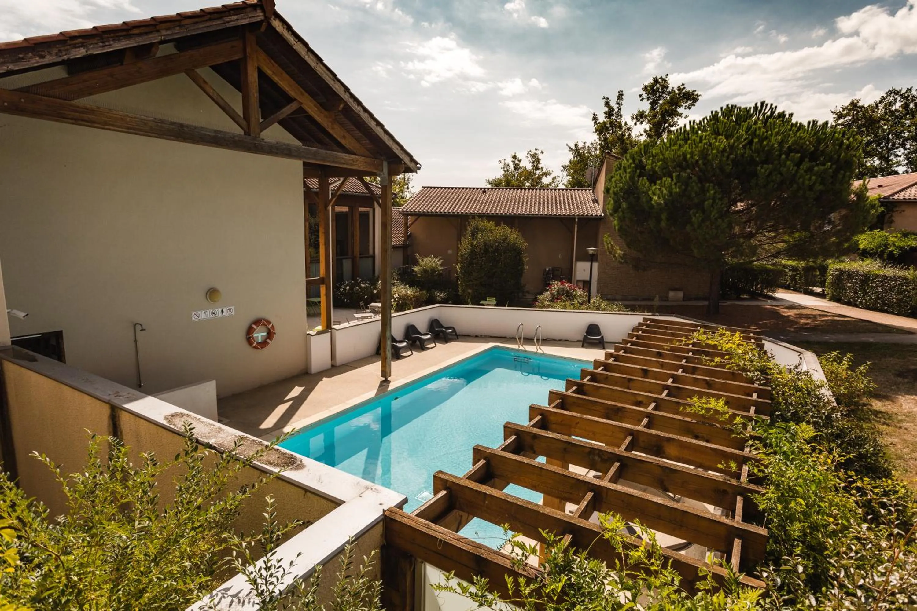 Swimming pool in Garden & City Lyon - Marcy