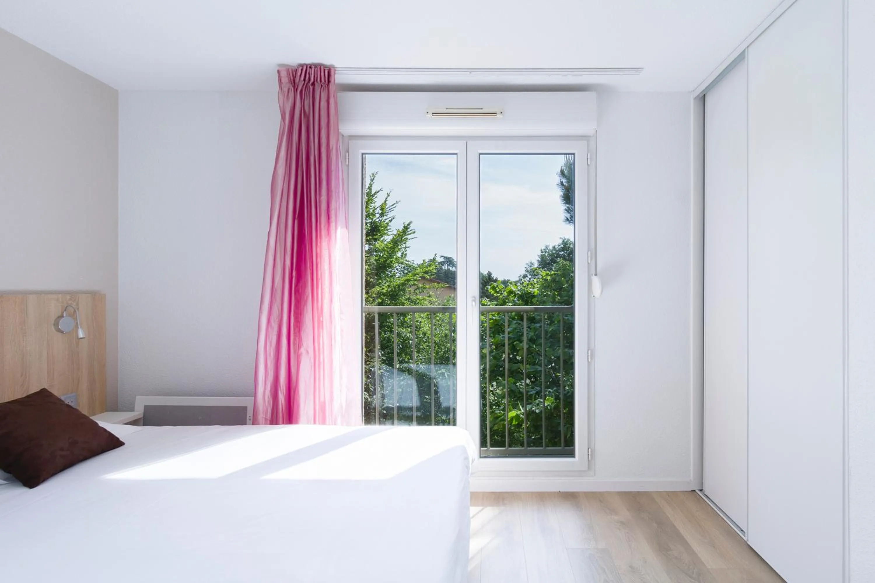 Bed in Garden & City Lyon - Marcy