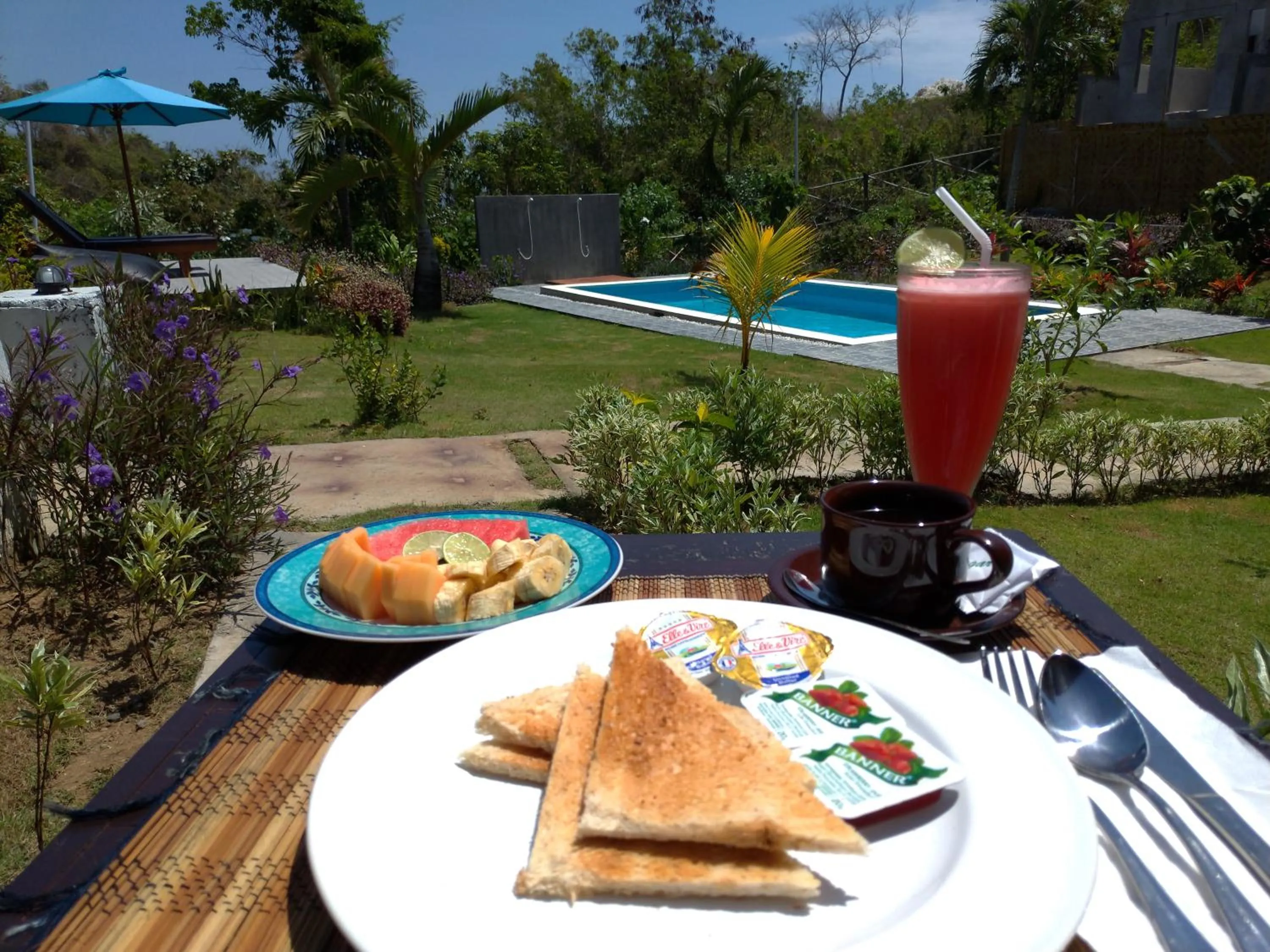 Continental breakfast in The Pande Hill Homestay
