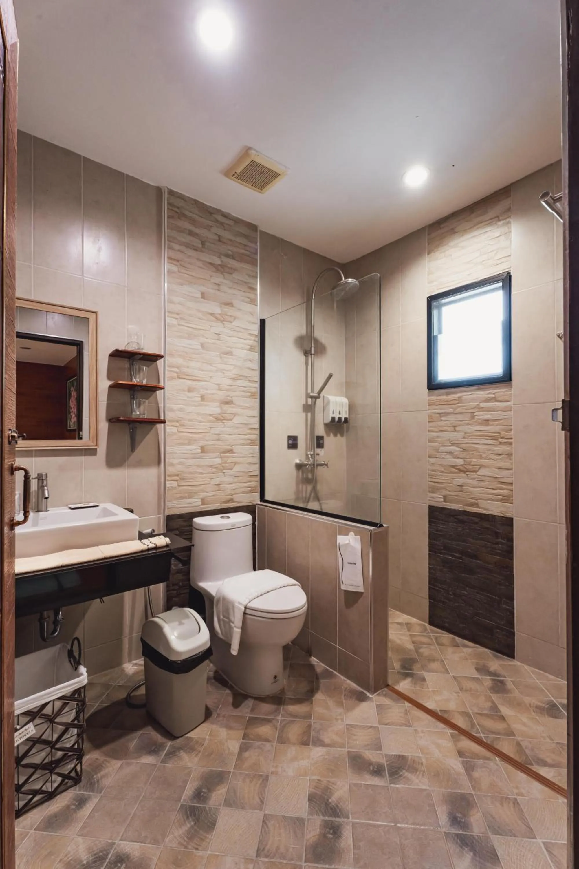 Shower in Namtok Sarika Resotel