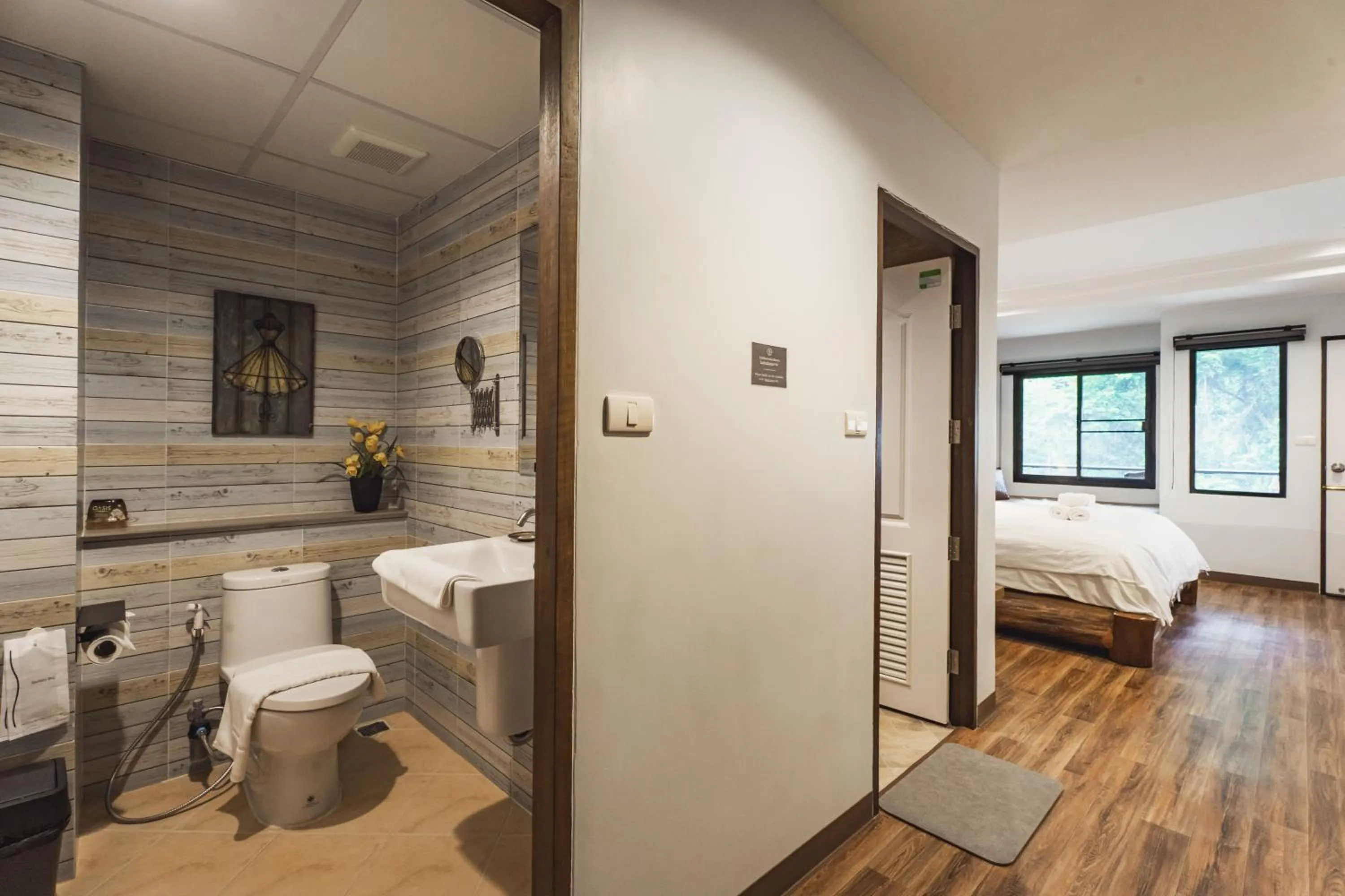 Toilet, Bed in Namtok Sarika Resotel