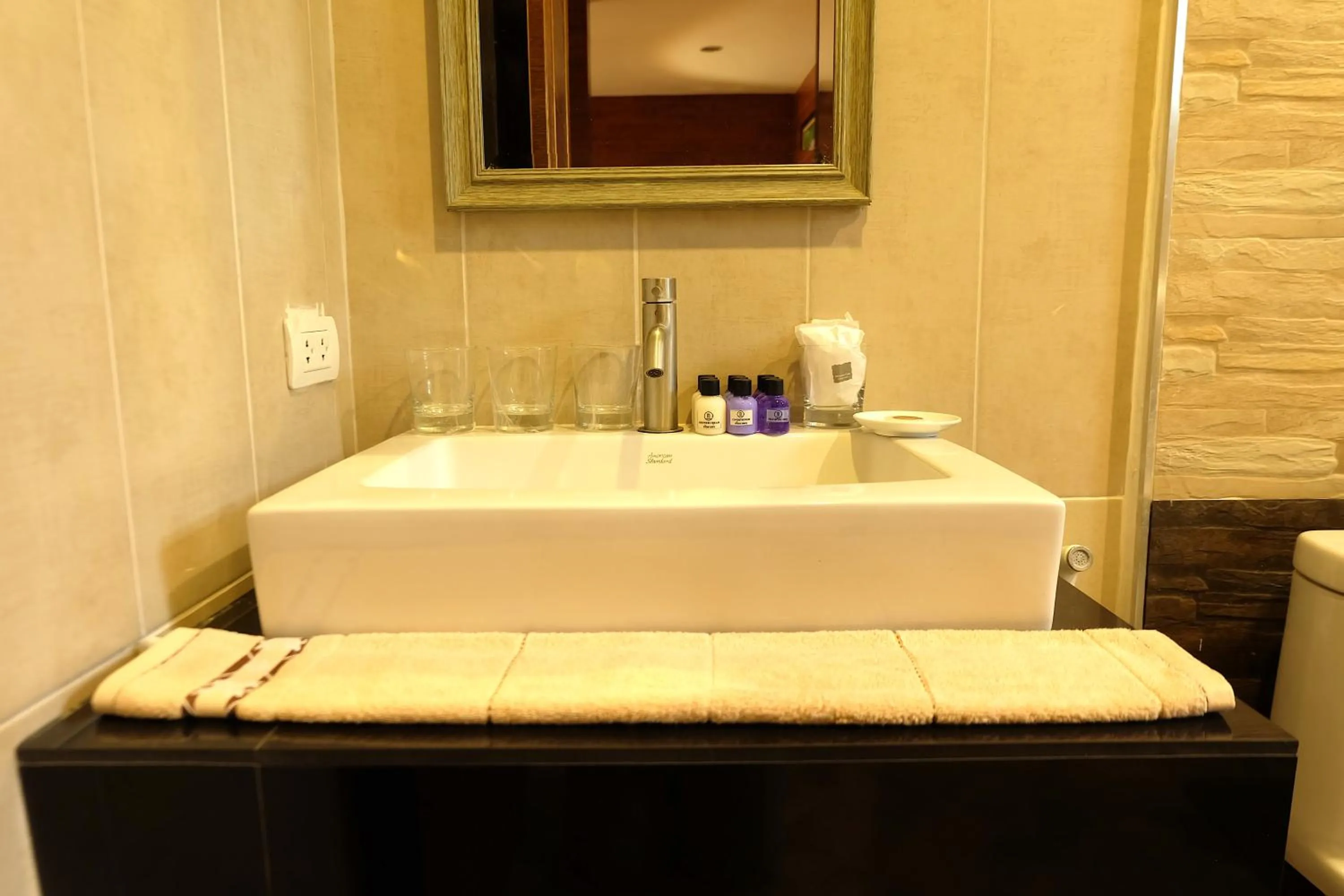 Comfort Triple Room in Namtok Sarika Resotel