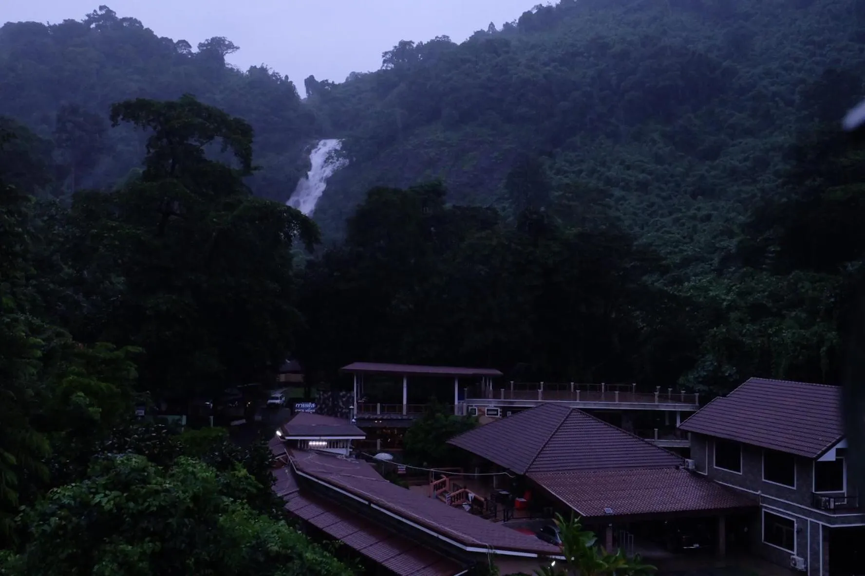 Property building in Namtok Sarika Resotel