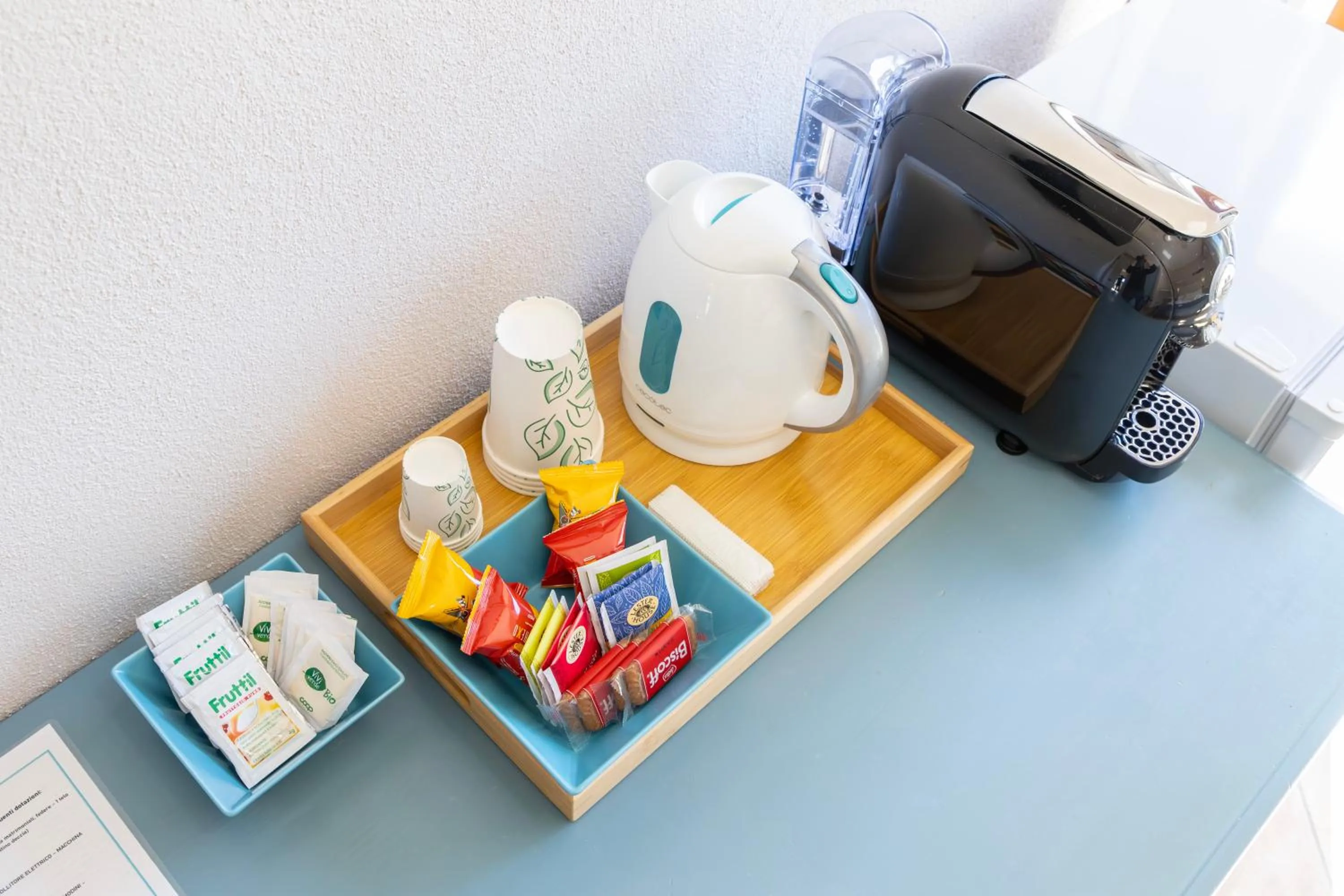 Coffee/tea facilities in Giaco's Rooms