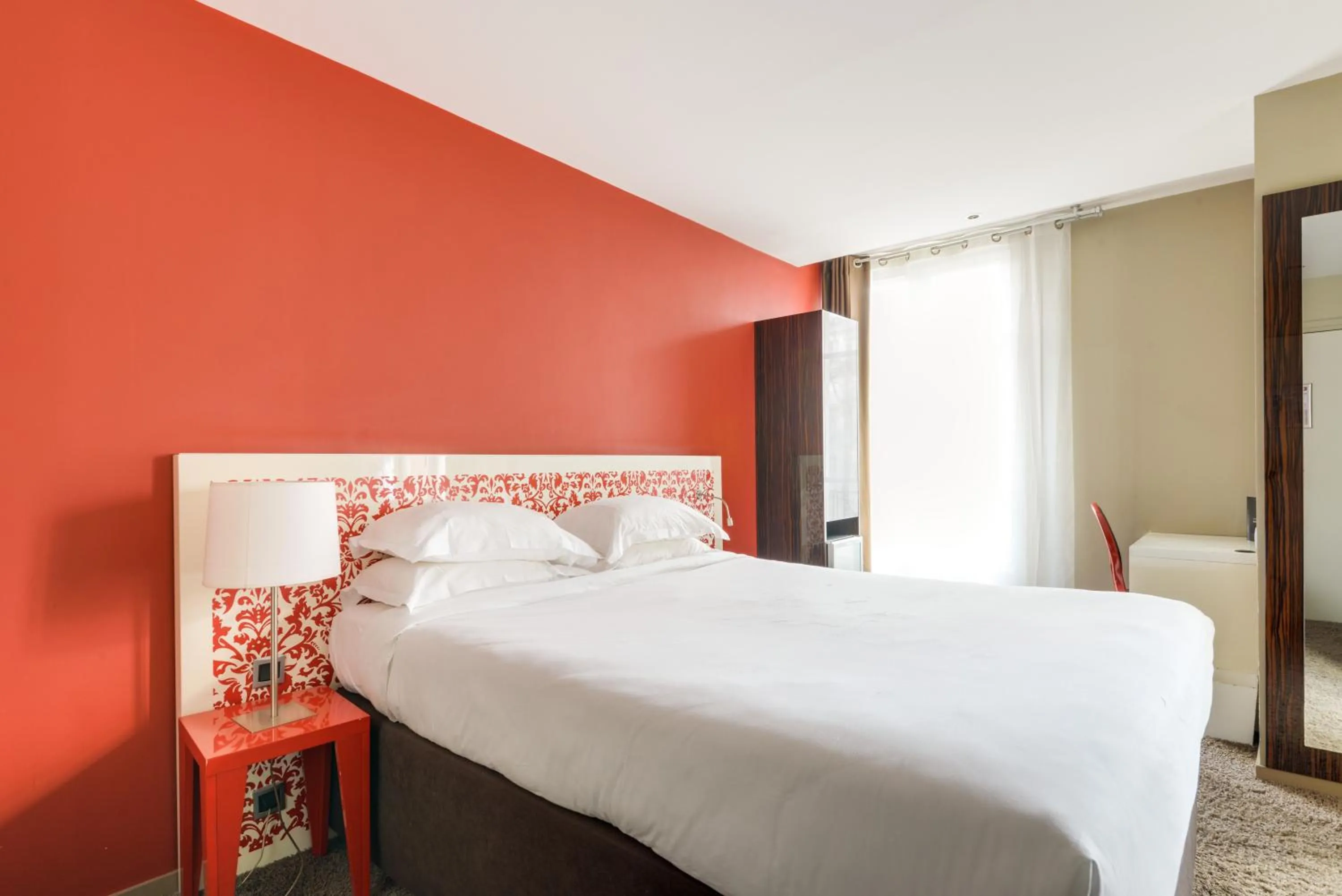 Photo of the whole room, Bed in Pavillon Nation