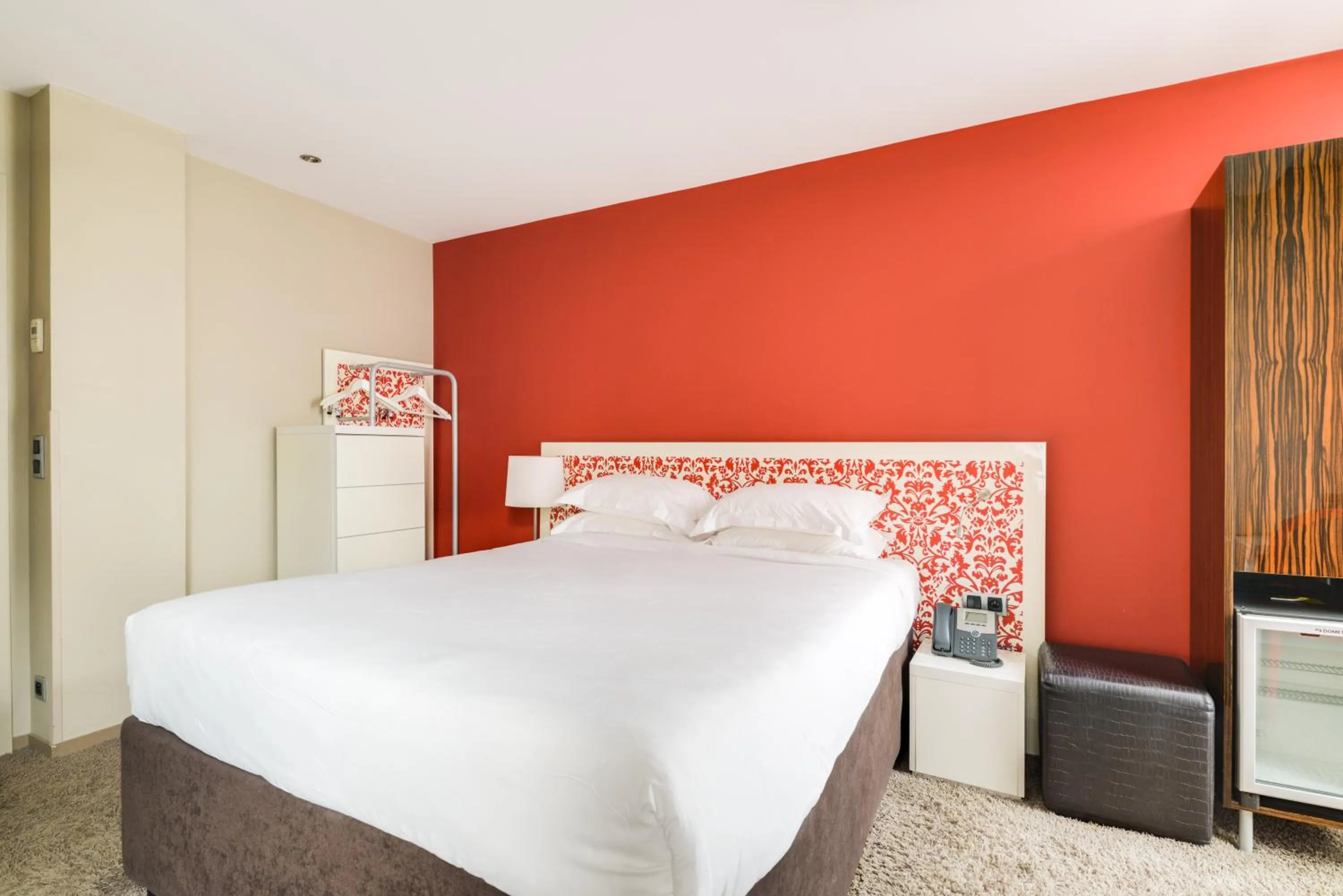 Photo of the whole room, Bed in Pavillon Nation