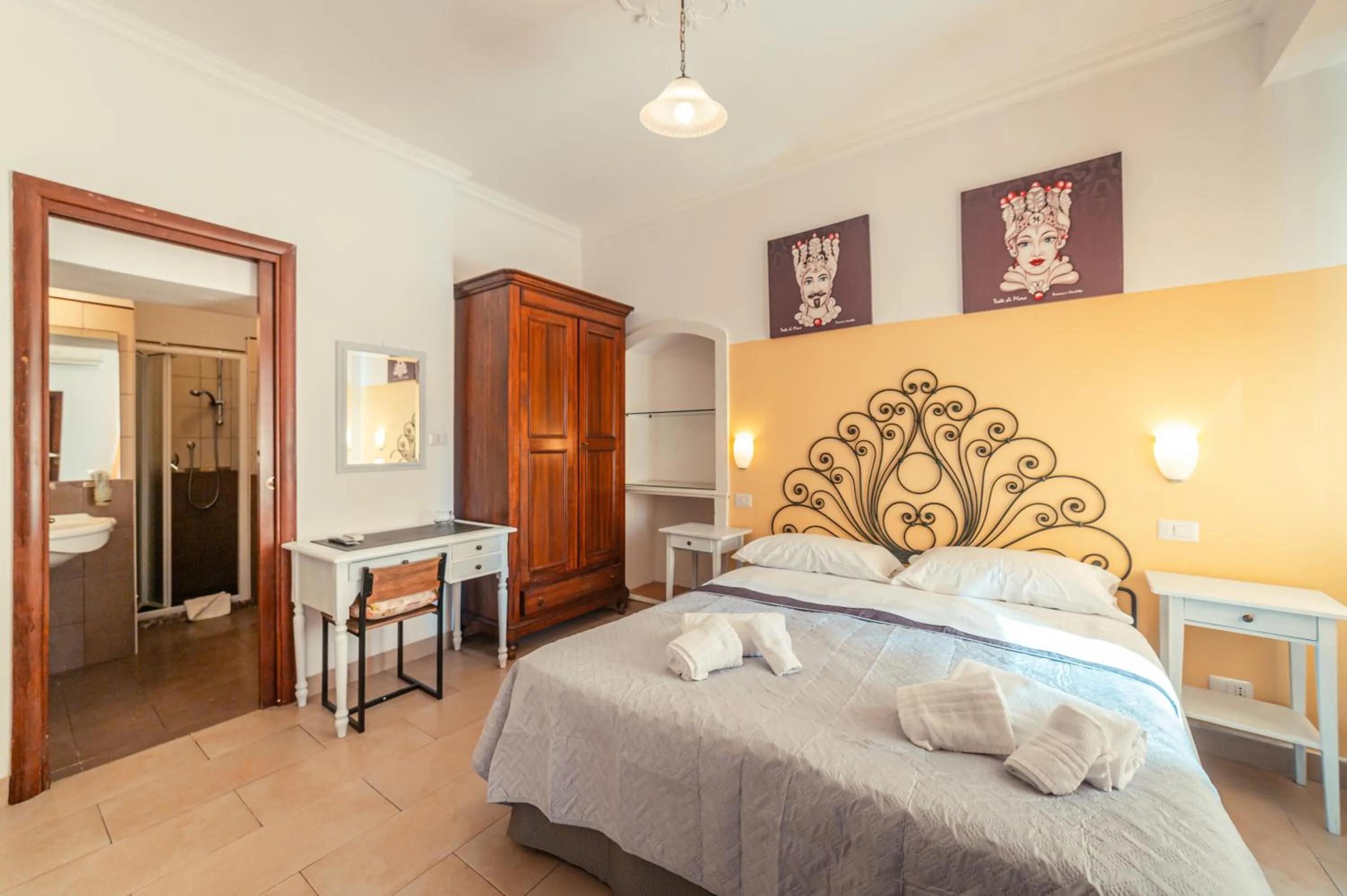 Bed in Taormina Garden Hotel