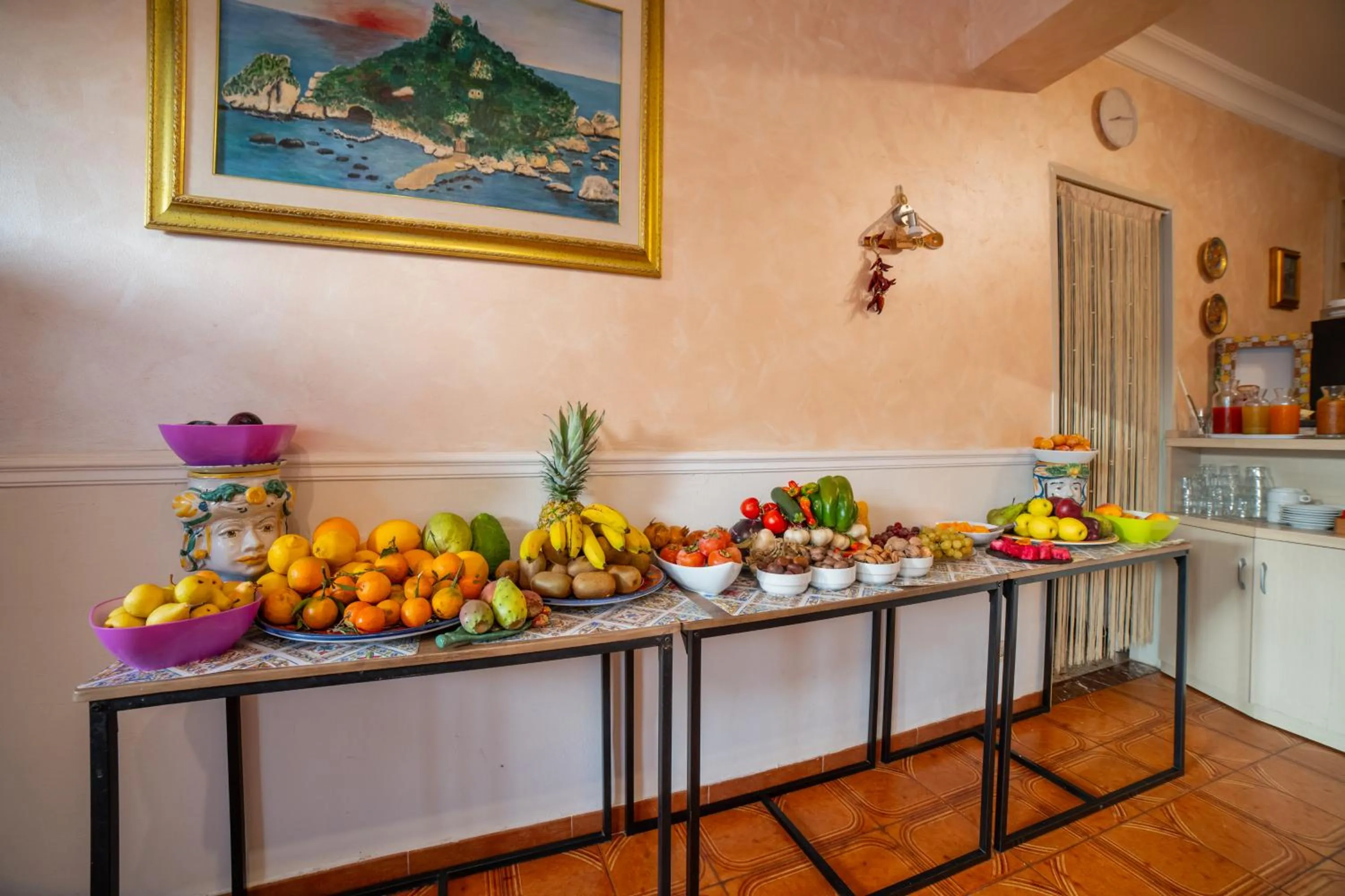 Food and drinks in Taormina Garden Hotel