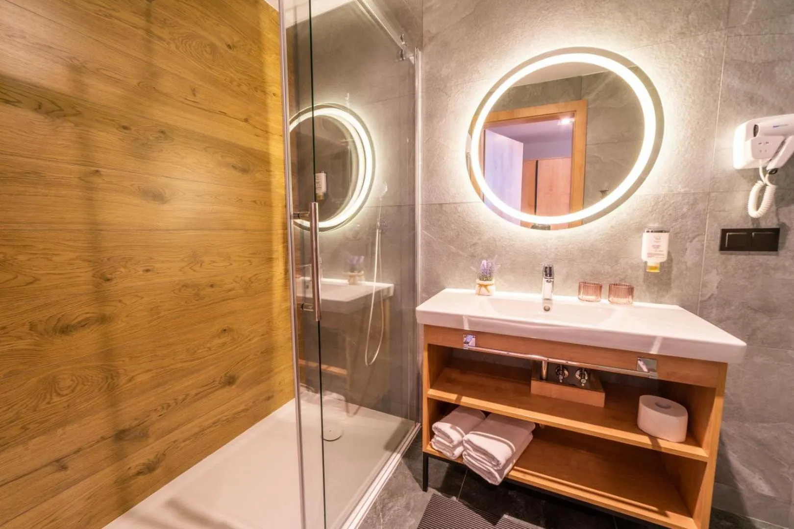 Shower in Hotel Mazurski Raj