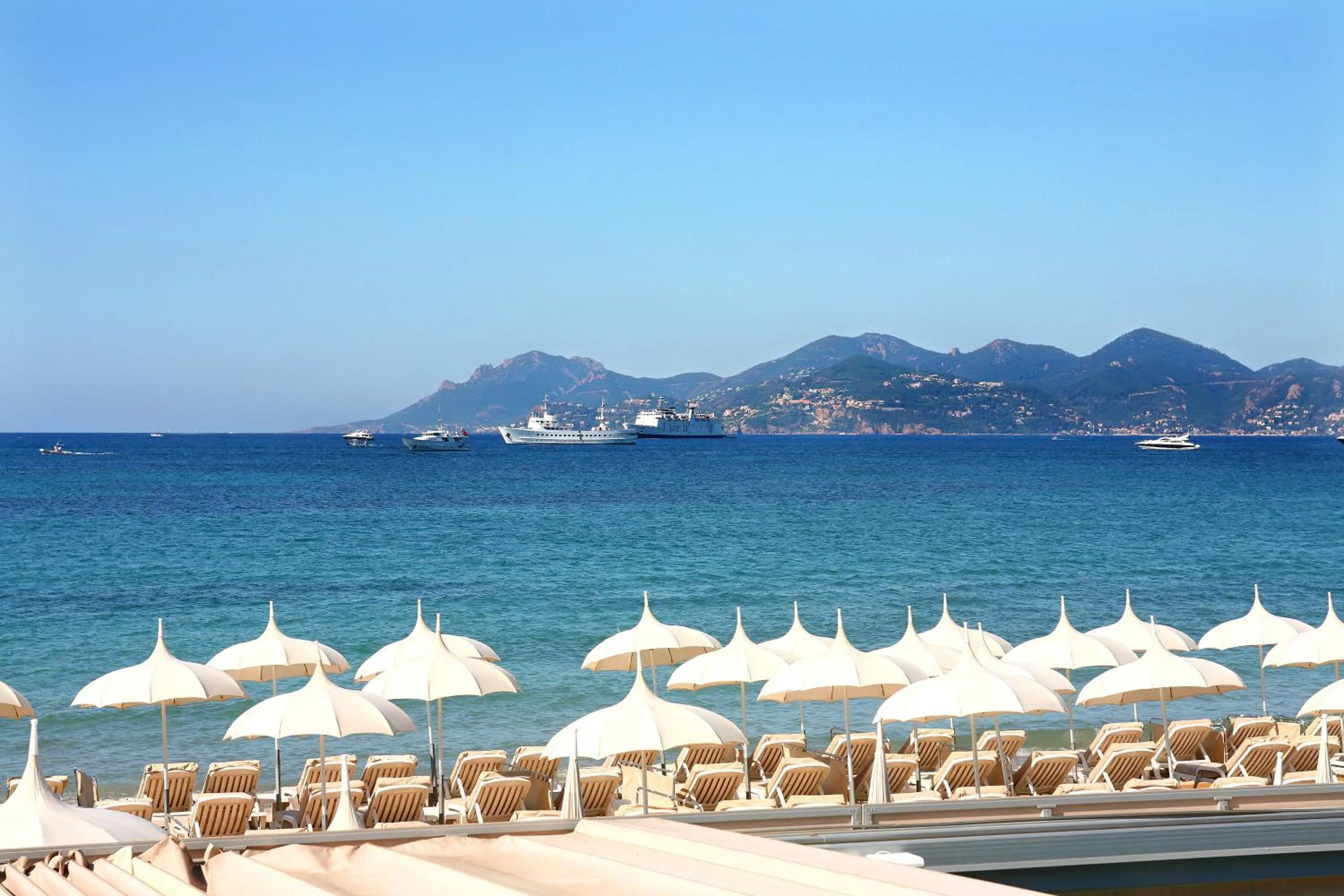 Beach in Residhotel Les Coralynes