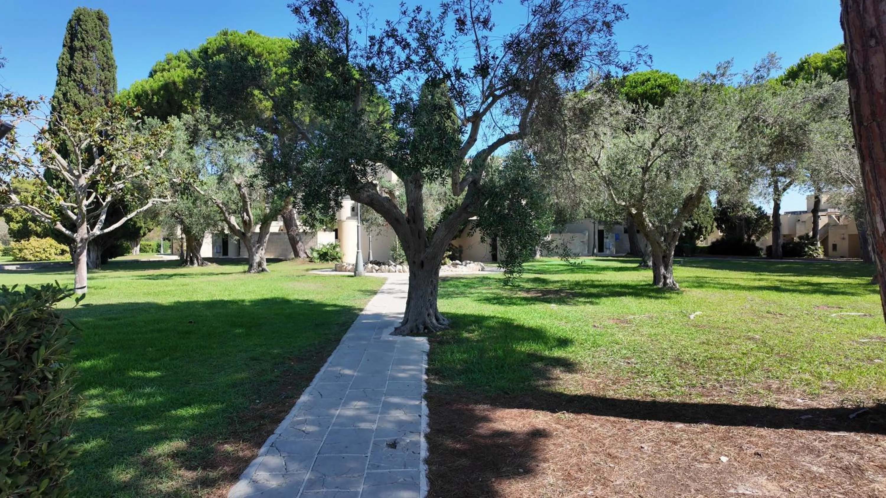 Garden in Le Cale D'Otranto Beach Resort