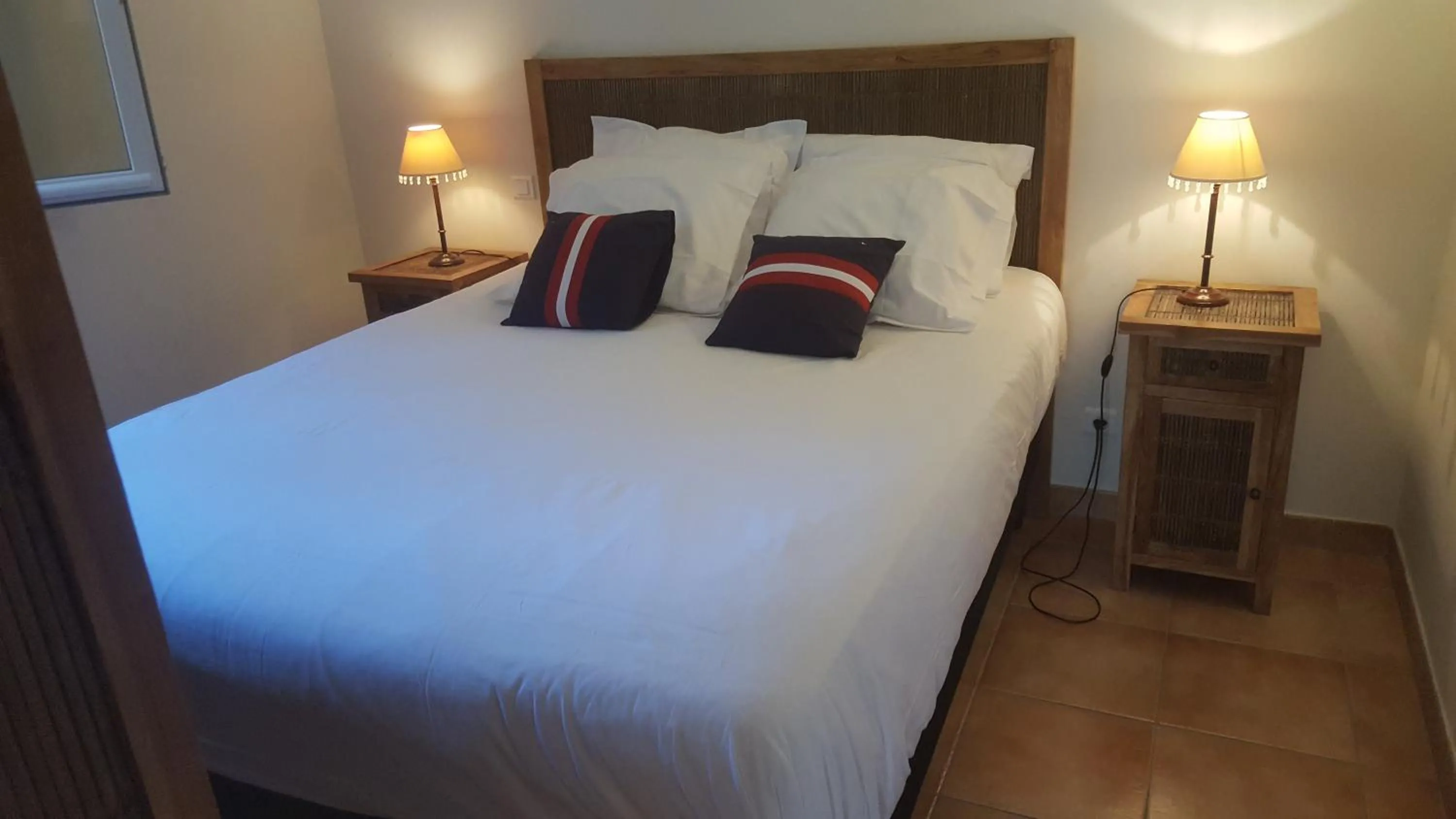 Photo of the whole room, Bed in Arena Bianca