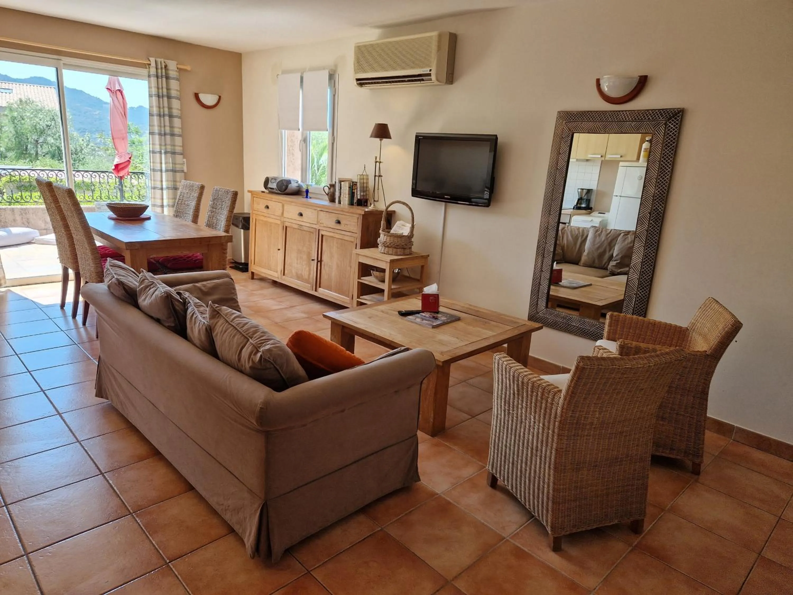 Communal lounge/ TV room in Arena Bianca