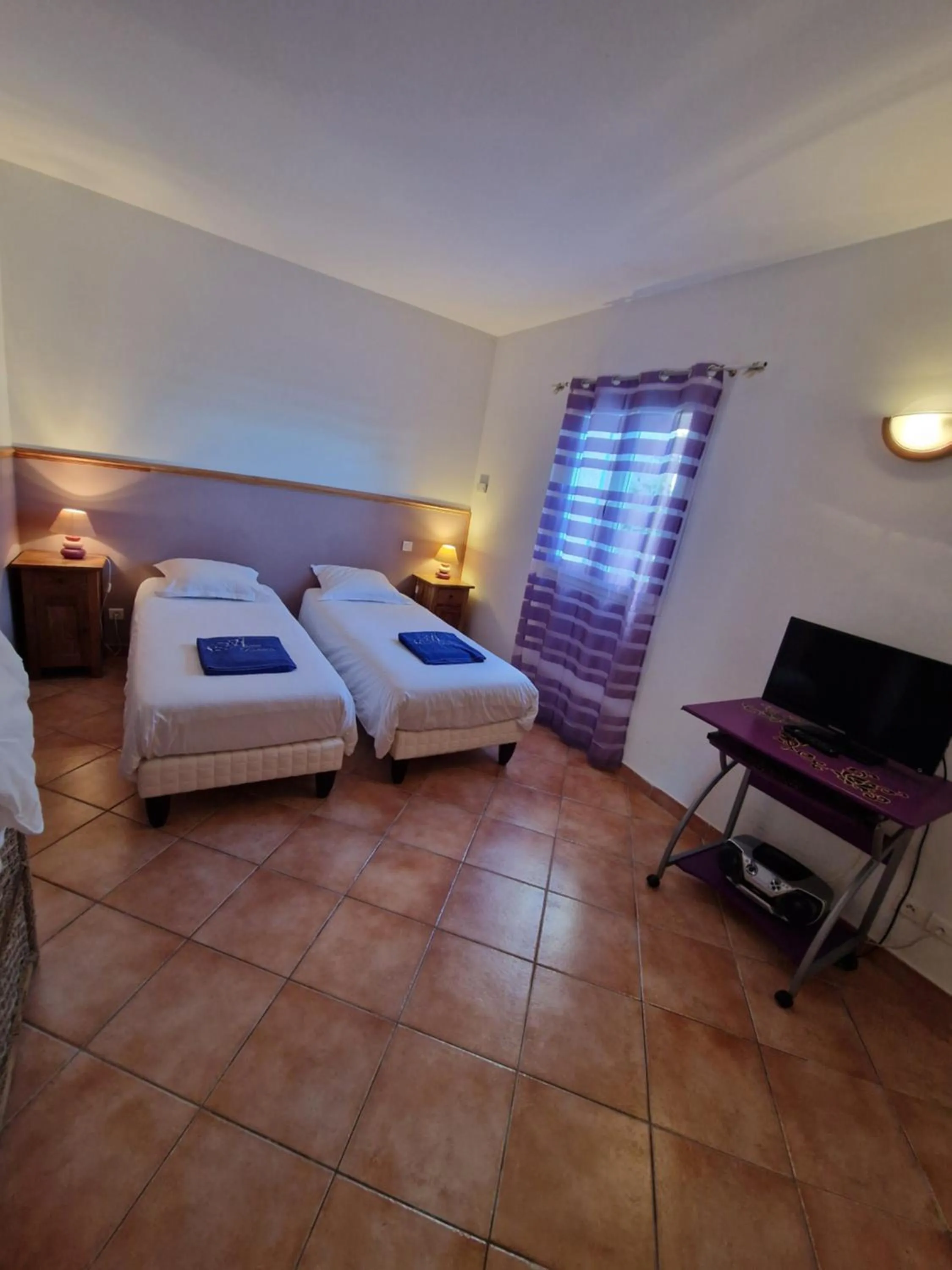 Photo of the whole room, Bed in Arena Bianca