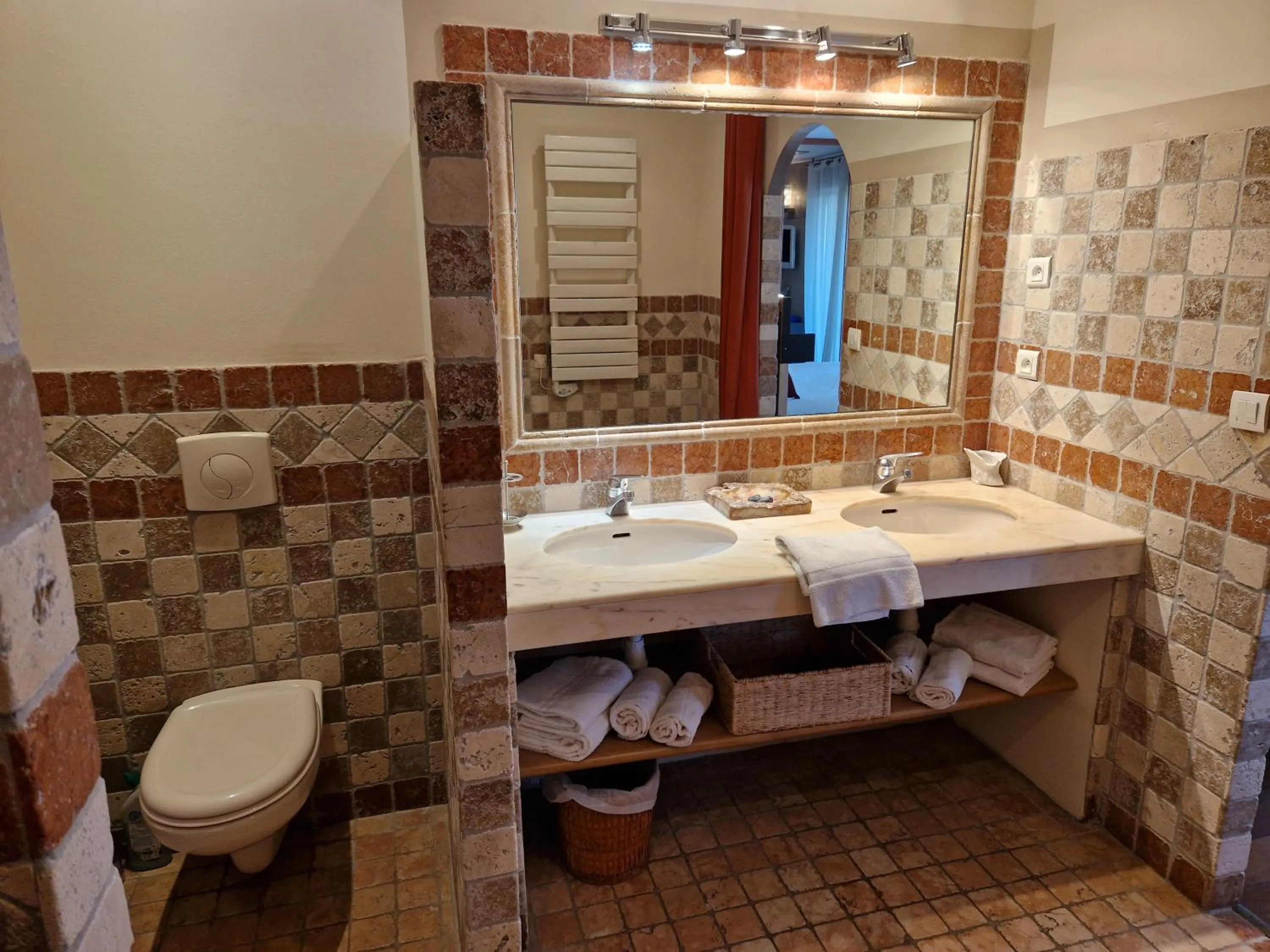 Bathroom in Arena Bianca