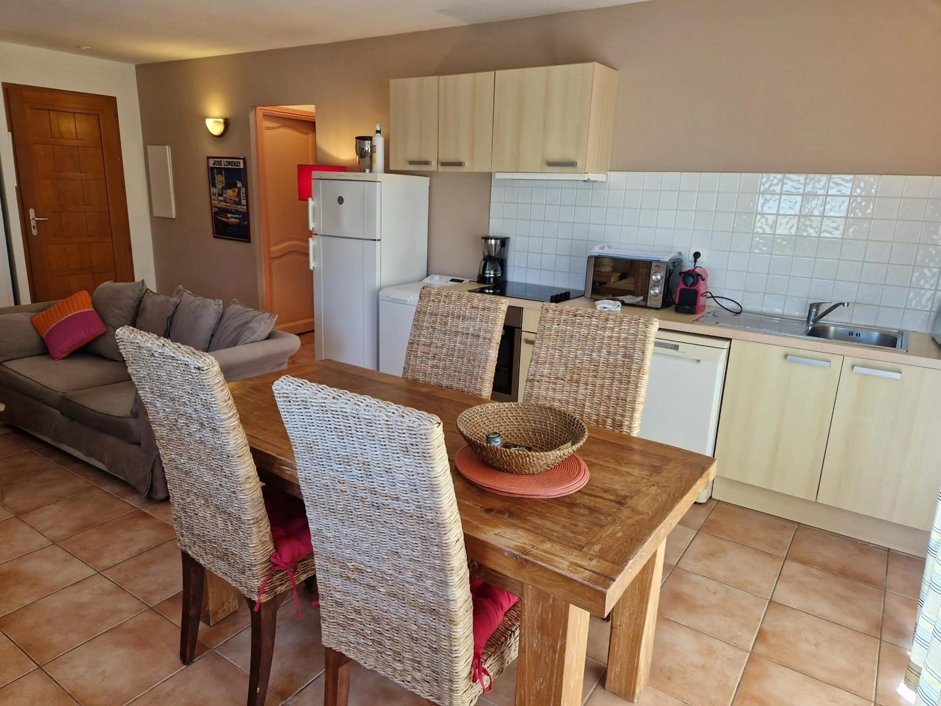 Kitchen or kitchenette in Arena Bianca