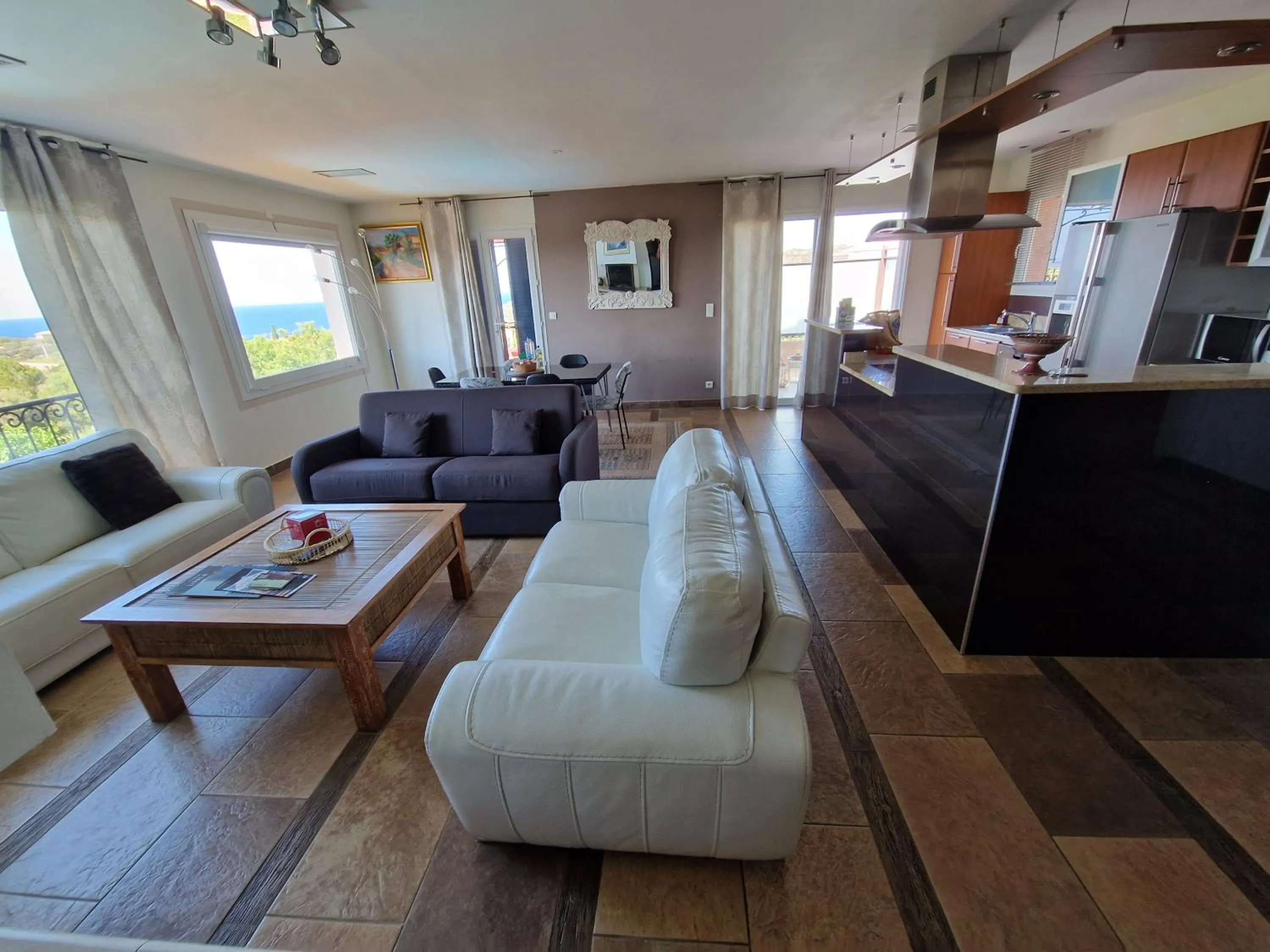 Kitchen or kitchenette in Arena Bianca