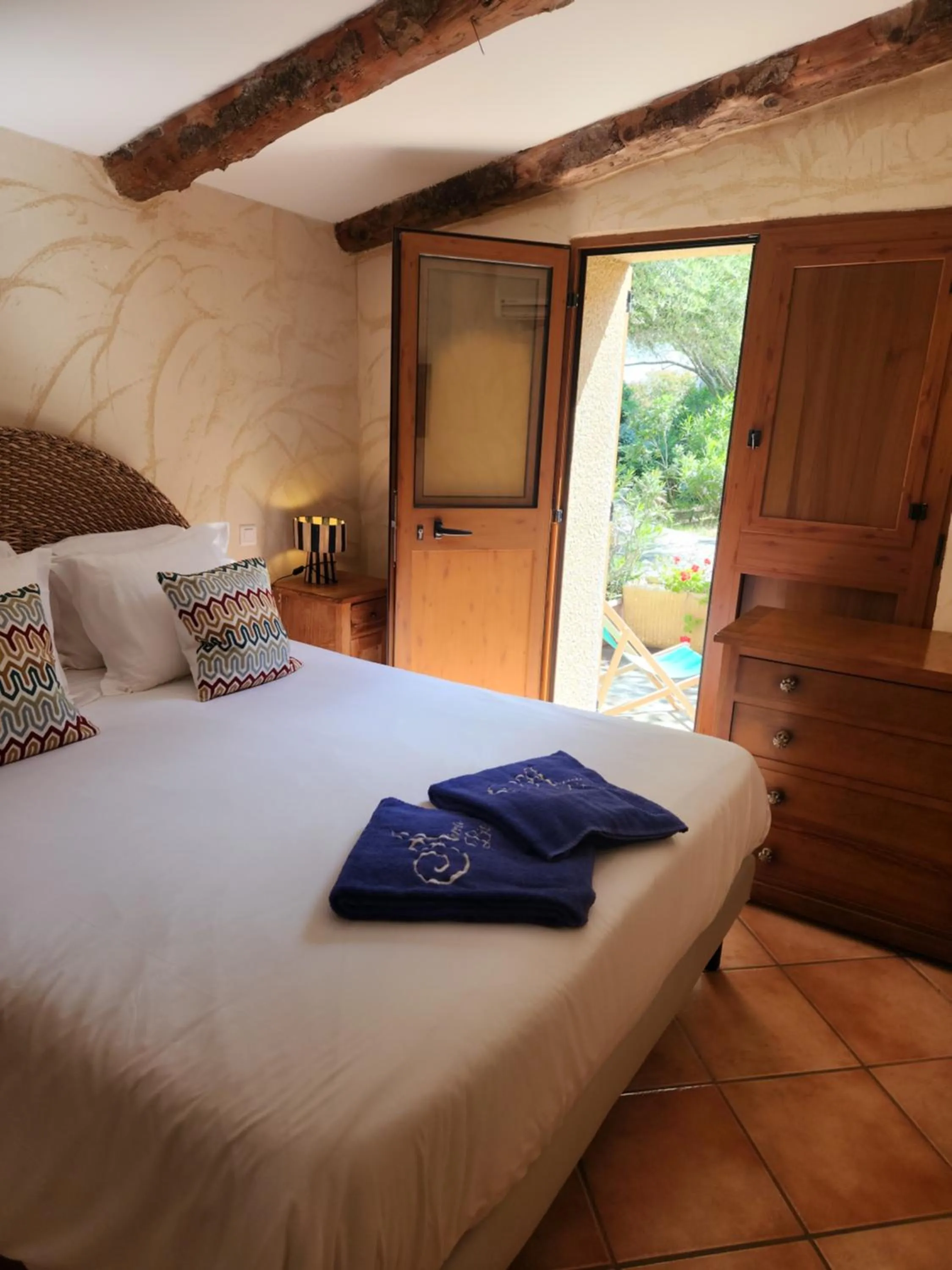 Bedroom, Bed in Arena Bianca