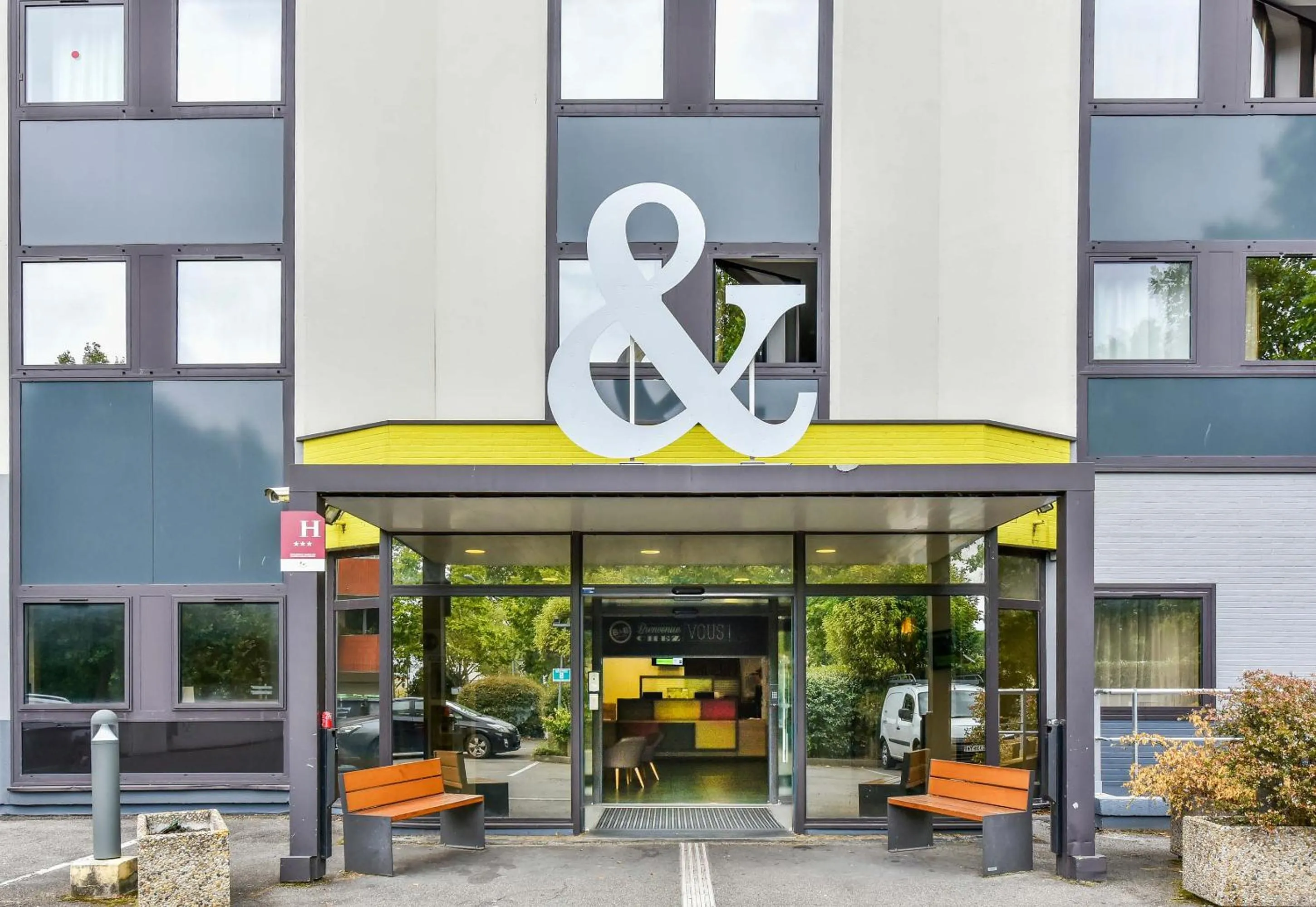 Facade/entrance in B&B HOTEL Toulouse Centre Canal du Midi
