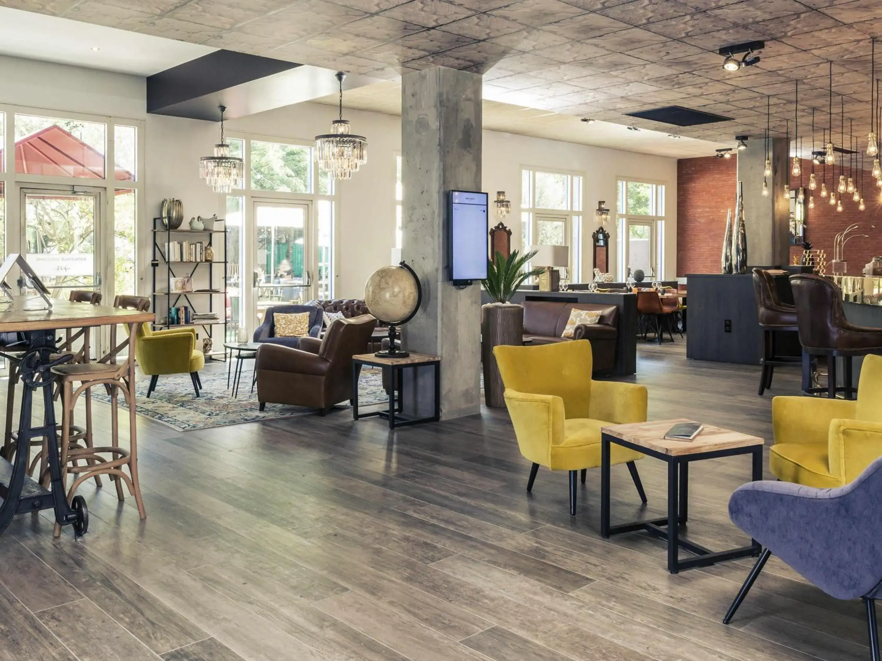 Property building in Mercure Paris Porte de Pantin Property building in Mercure Paris Porte de Pantin