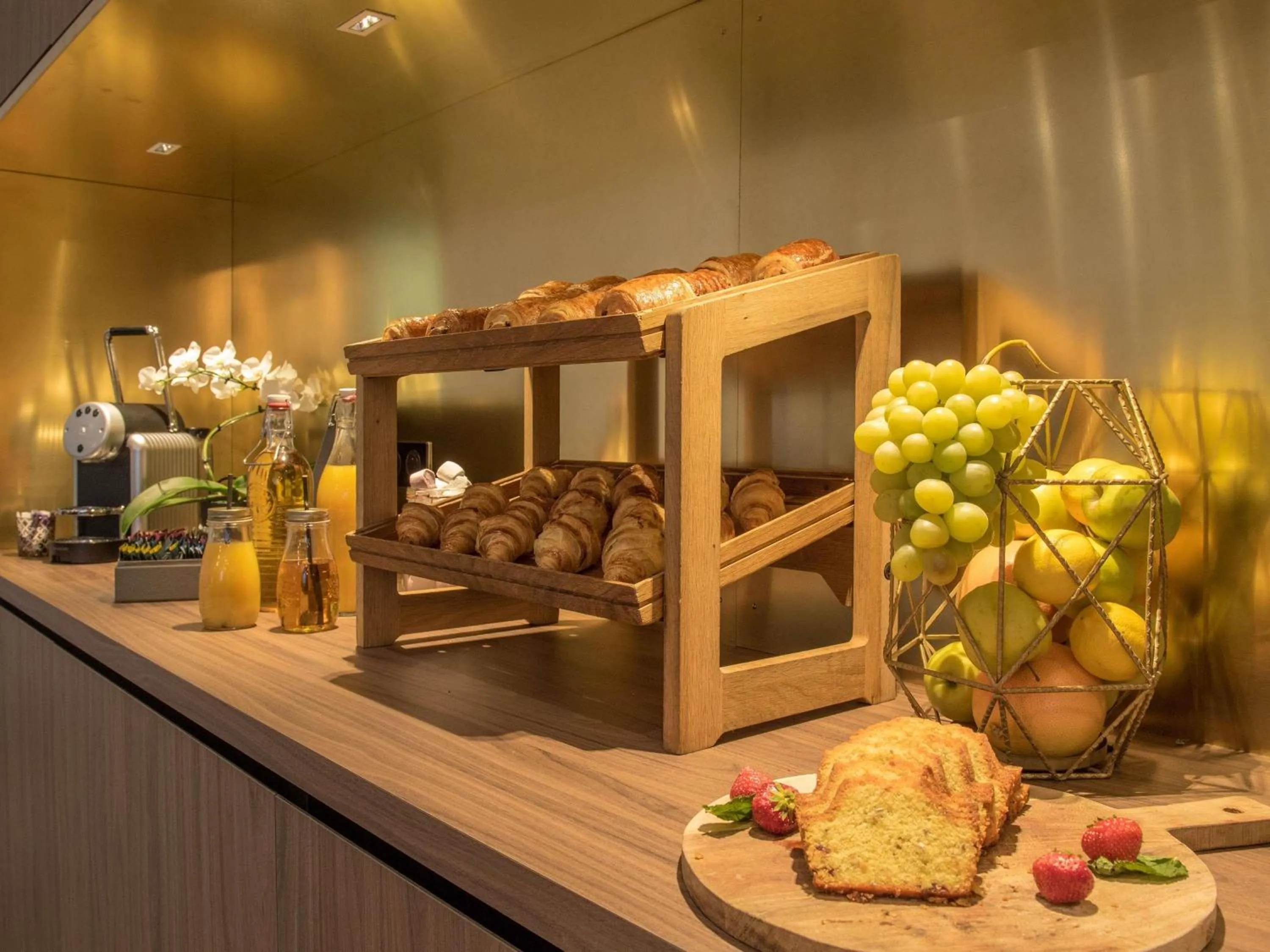 Meeting/conference room in Mercure Paris Porte de Pantin