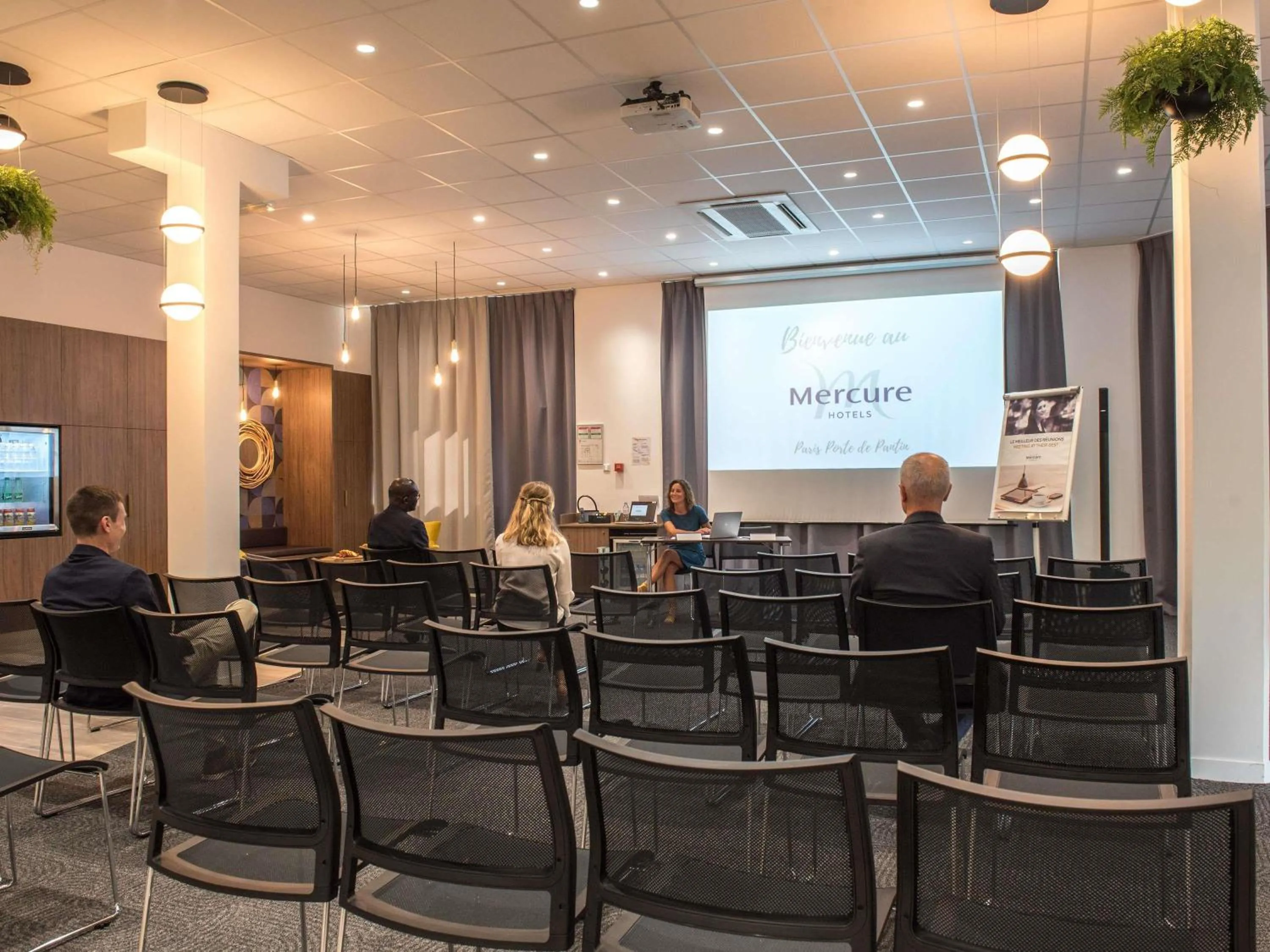 Meeting/conference room in Mercure Paris Porte de Pantin