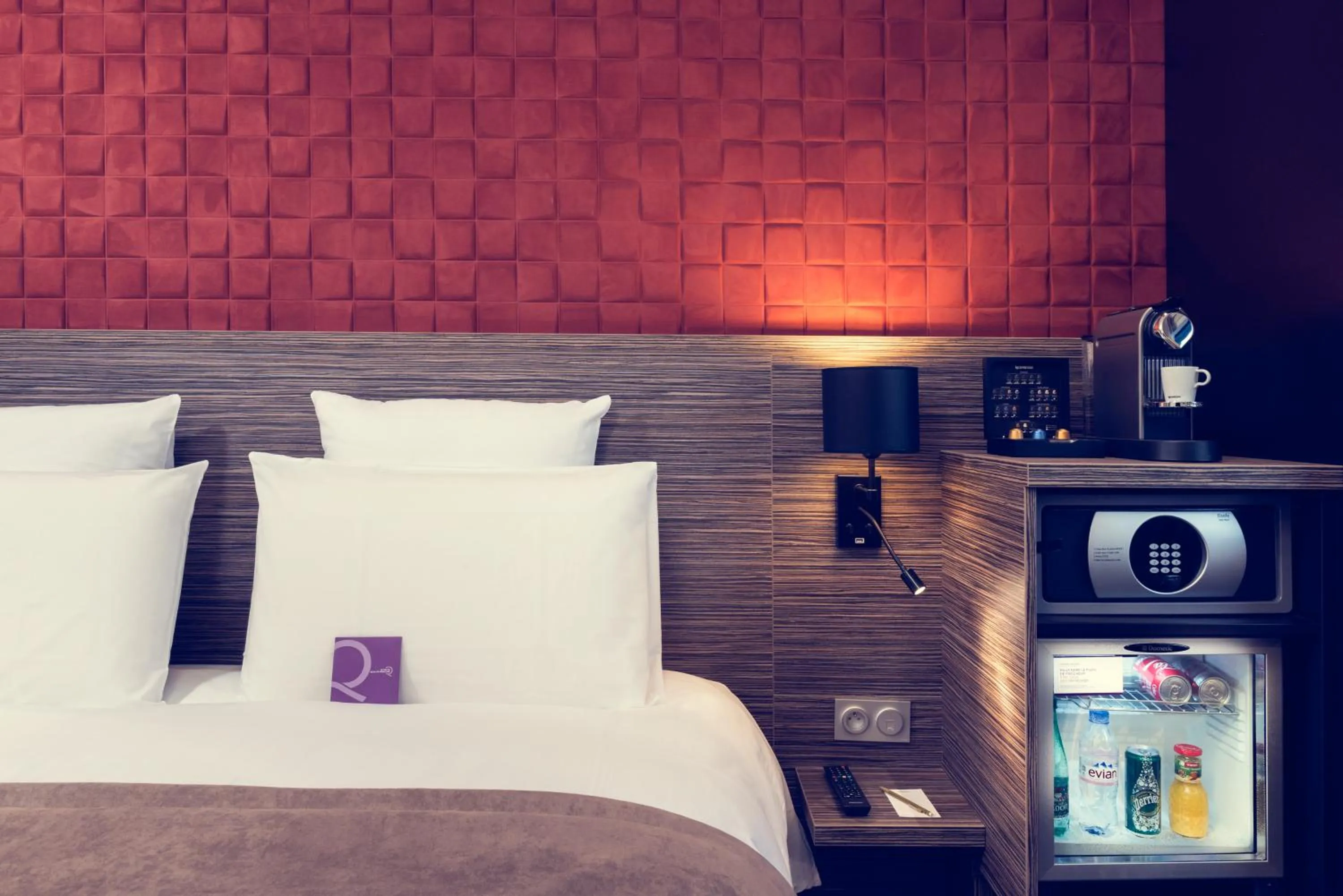 Bedroom, Bed in Mercure Paris Porte de Pantin