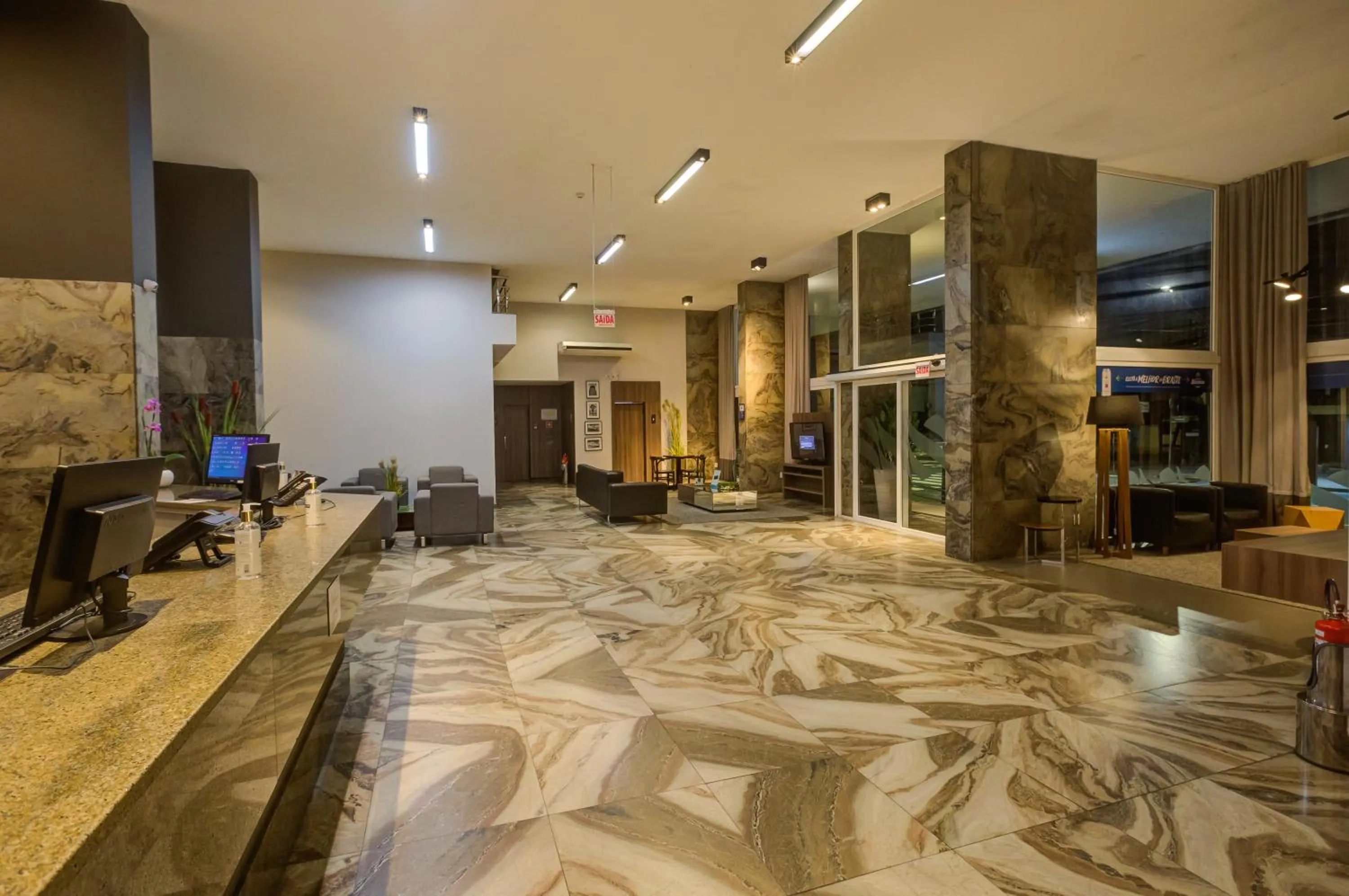 Lobby or reception in Slaviero Blumenau