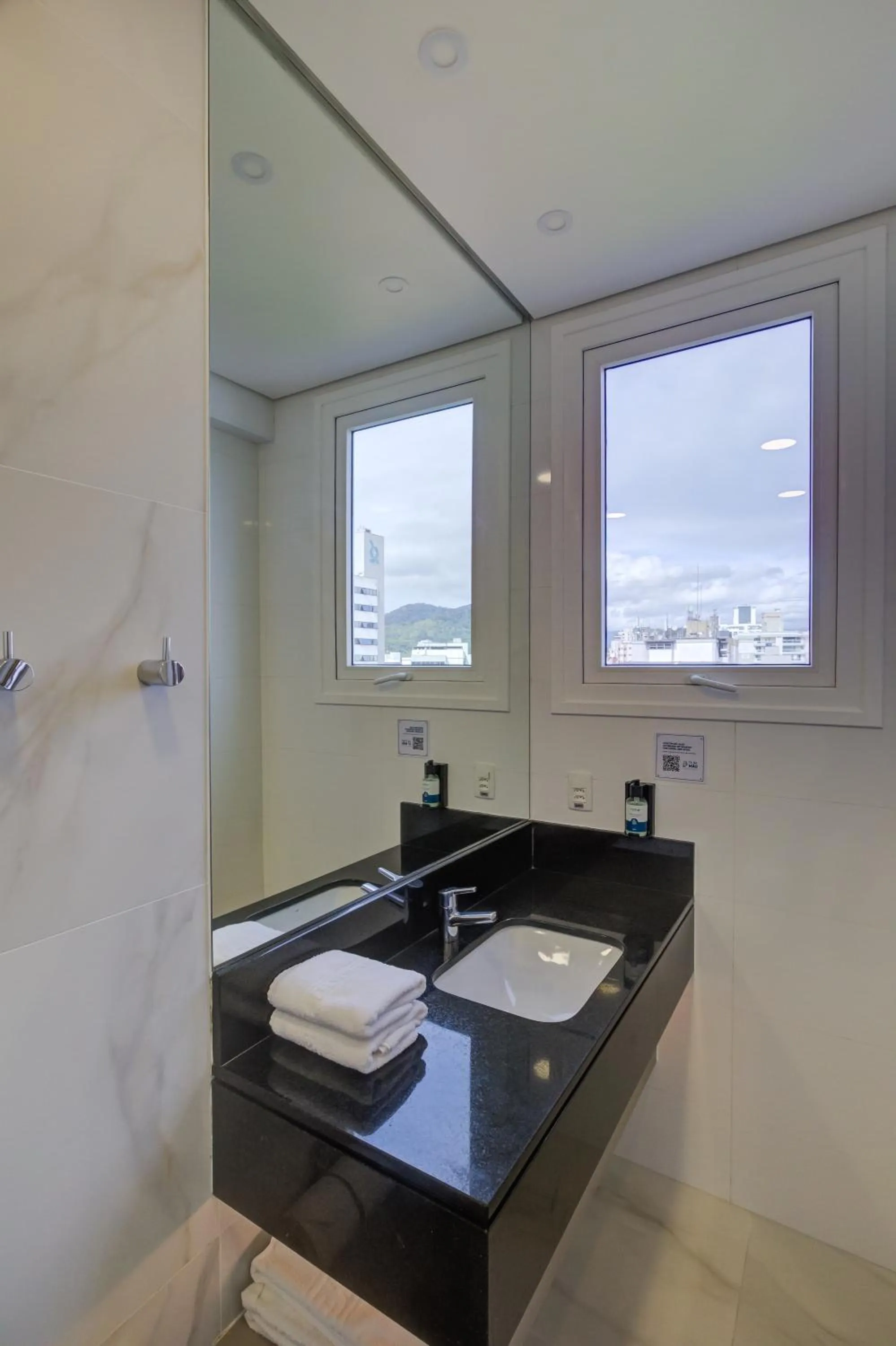 Bathroom in Slaviero Blumenau