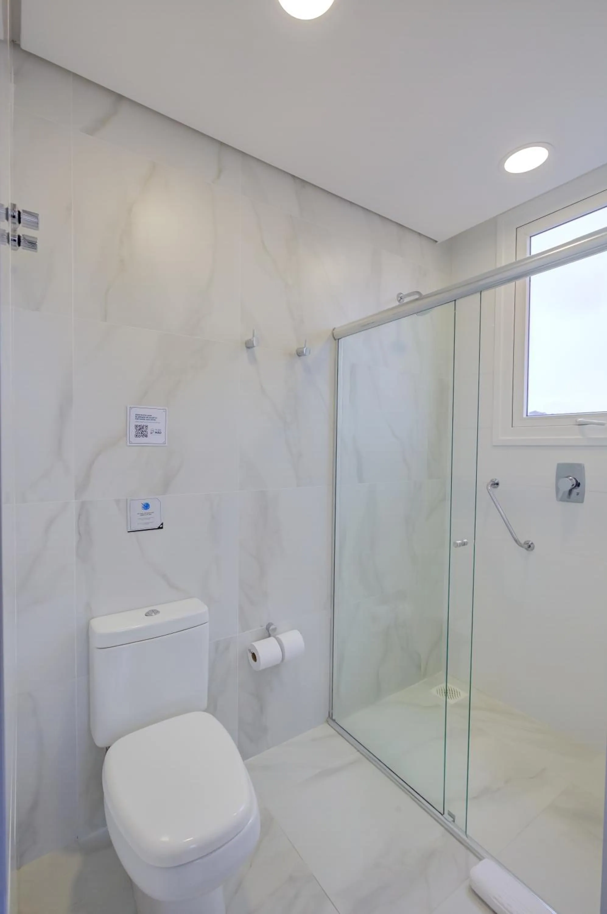 Shower in Slaviero Blumenau