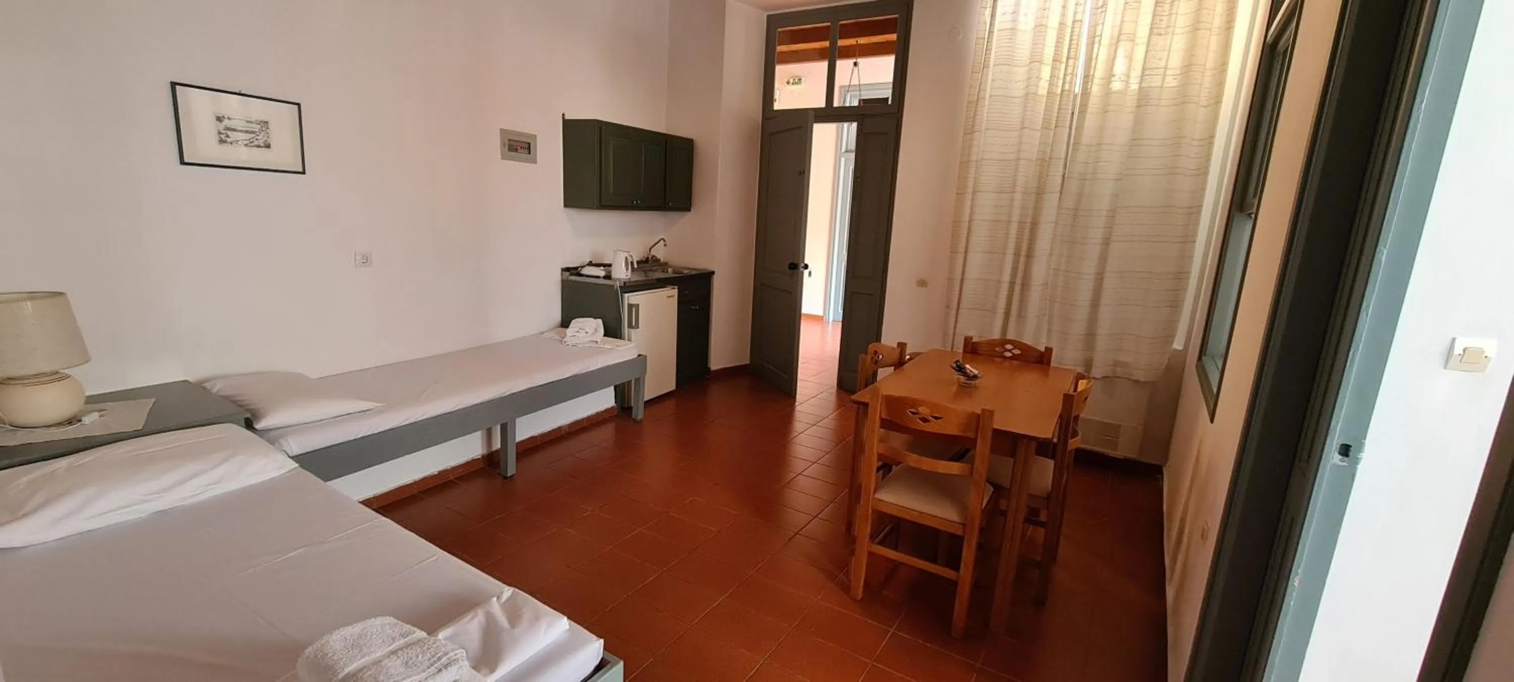 Dining area, Bed in Vecchio Hotel