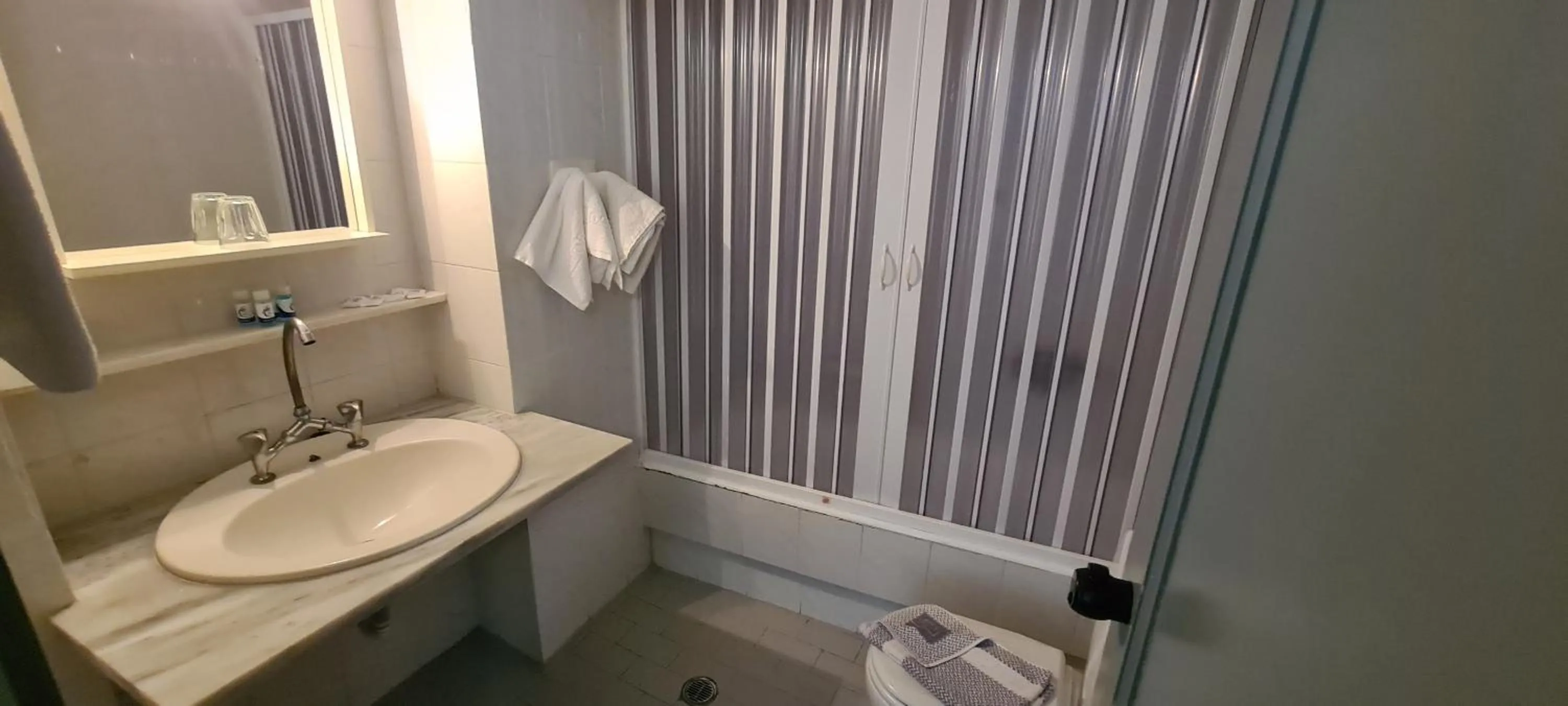 Bathroom in Vecchio Hotel