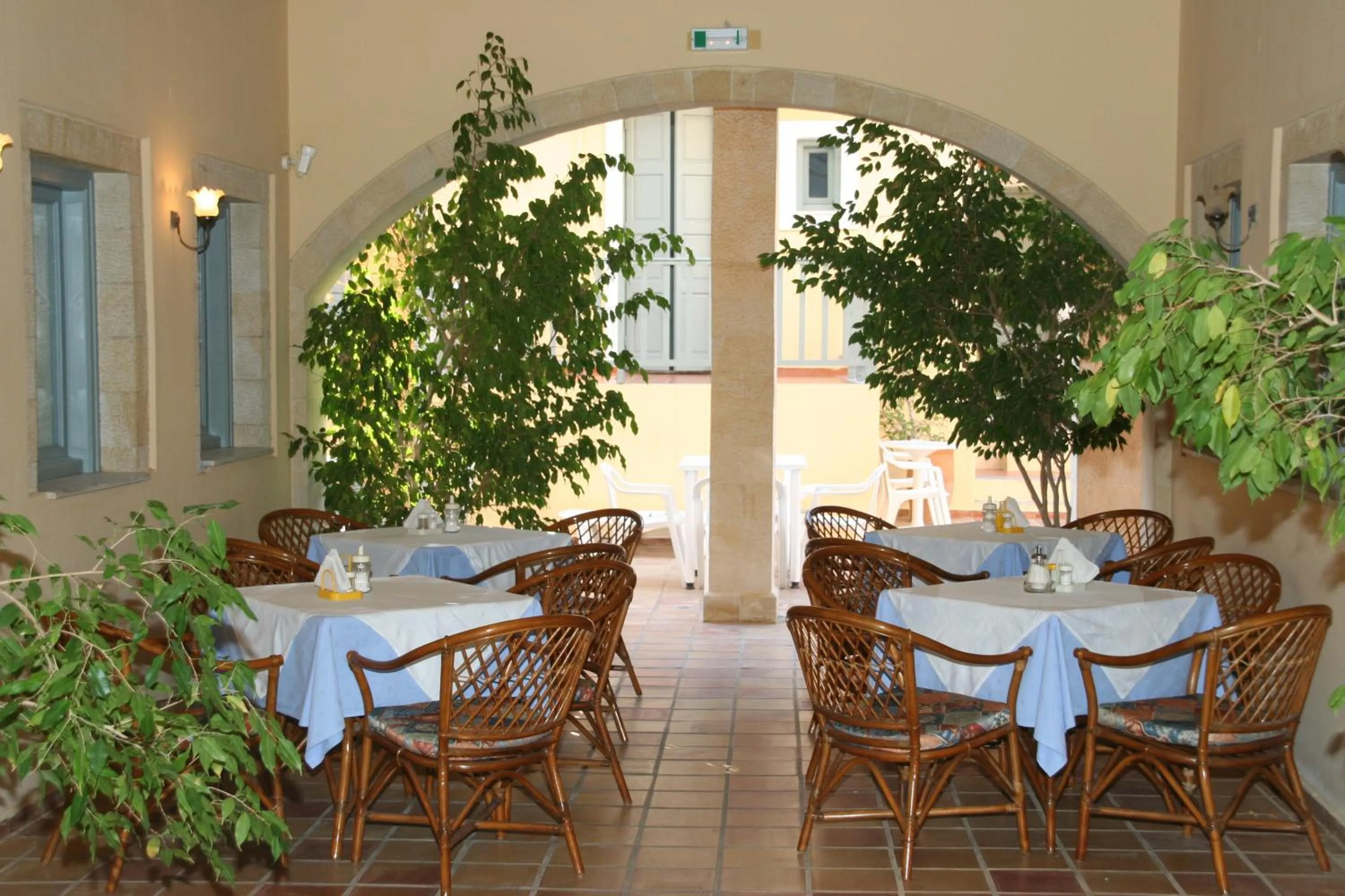 Restaurant/places to eat in Vecchio Hotel