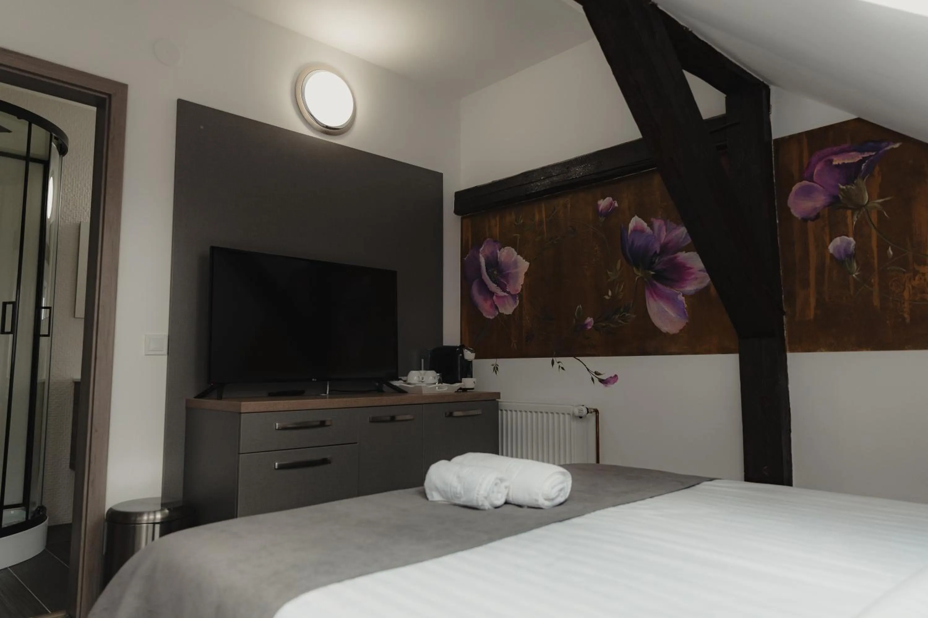 Photo of the whole room, Bed in Family Fewo Sibiu
