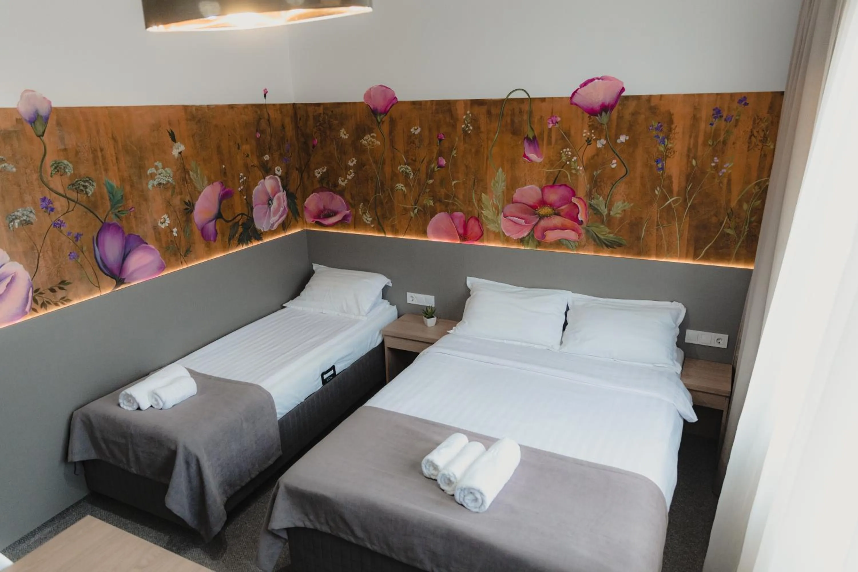 Photo of the whole room, Bed in Family Fewo Sibiu