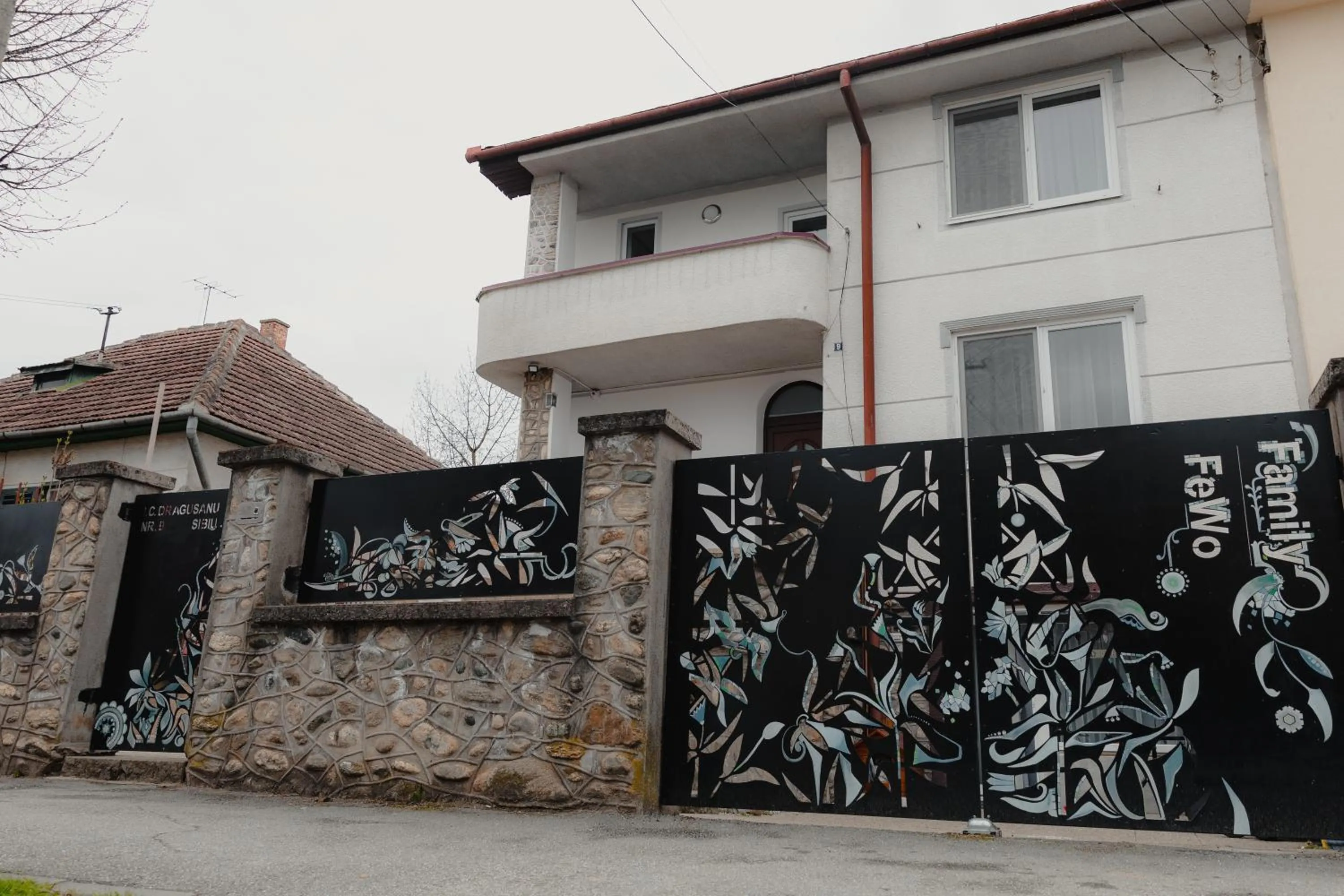 Property building in Family Fewo Sibiu