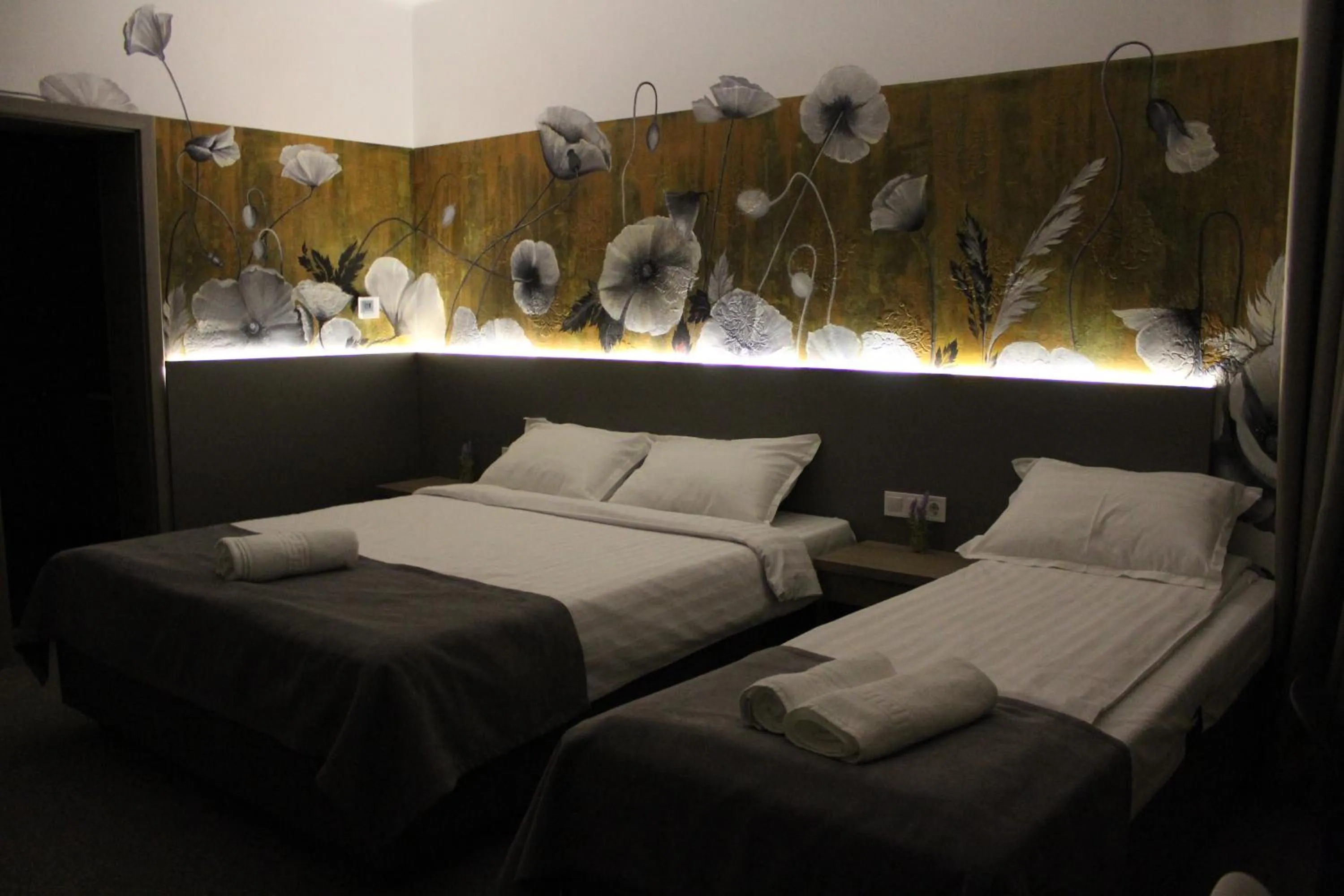 Photo of the whole room, Bed in Family Fewo Sibiu