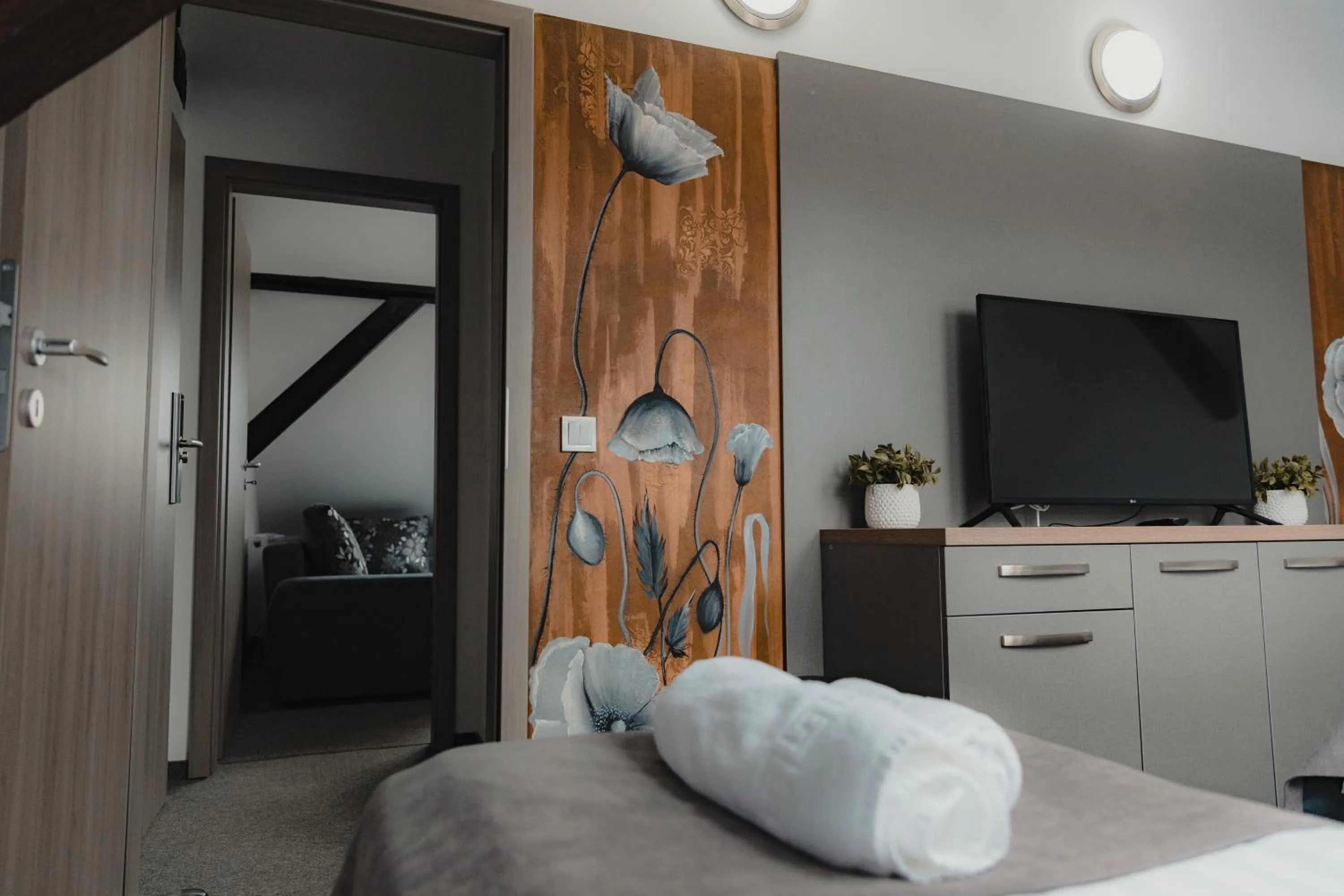 Photo of the whole room, Bed in Family Fewo Sibiu