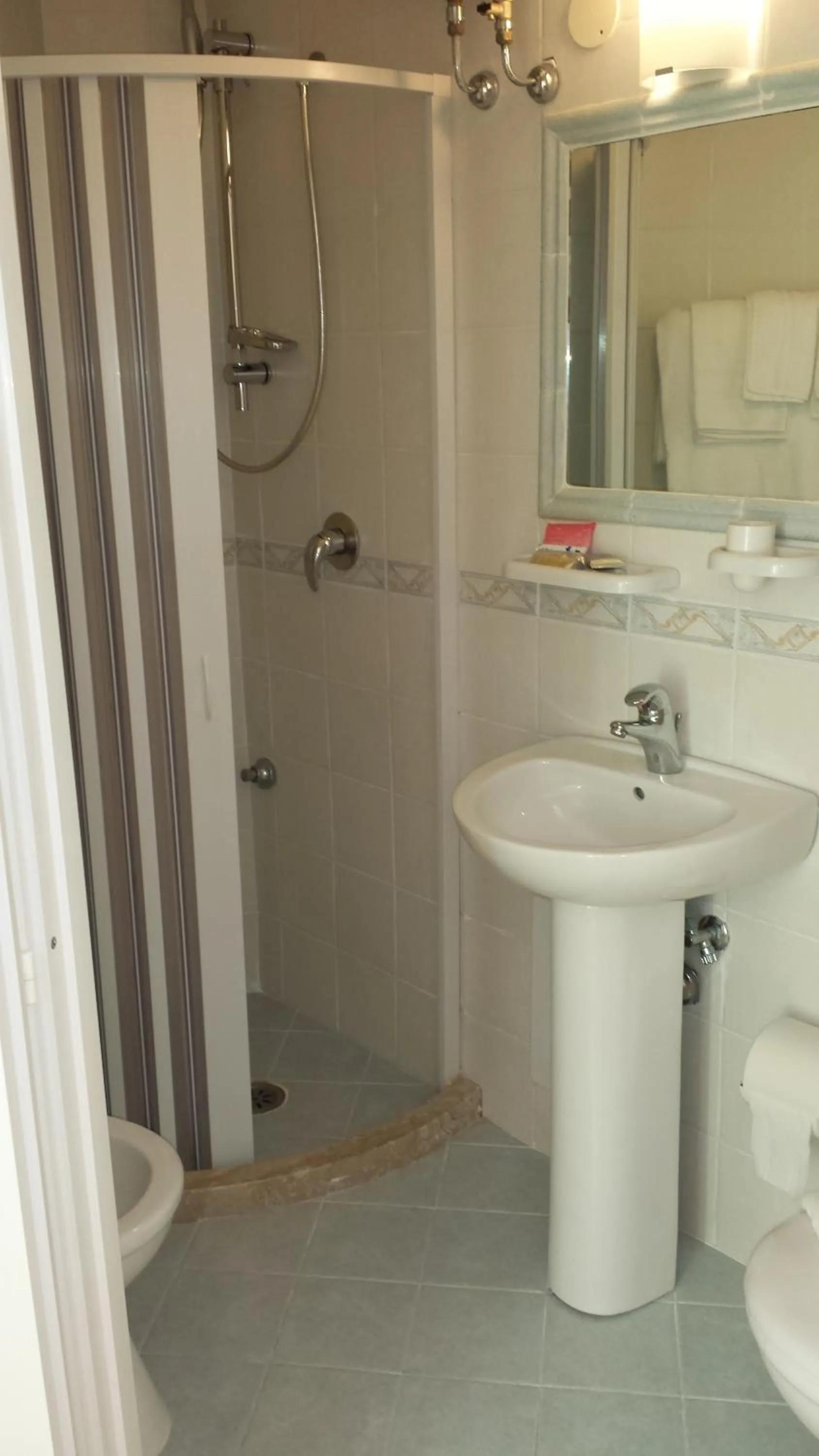 Bathroom in Hotel Del Capitano