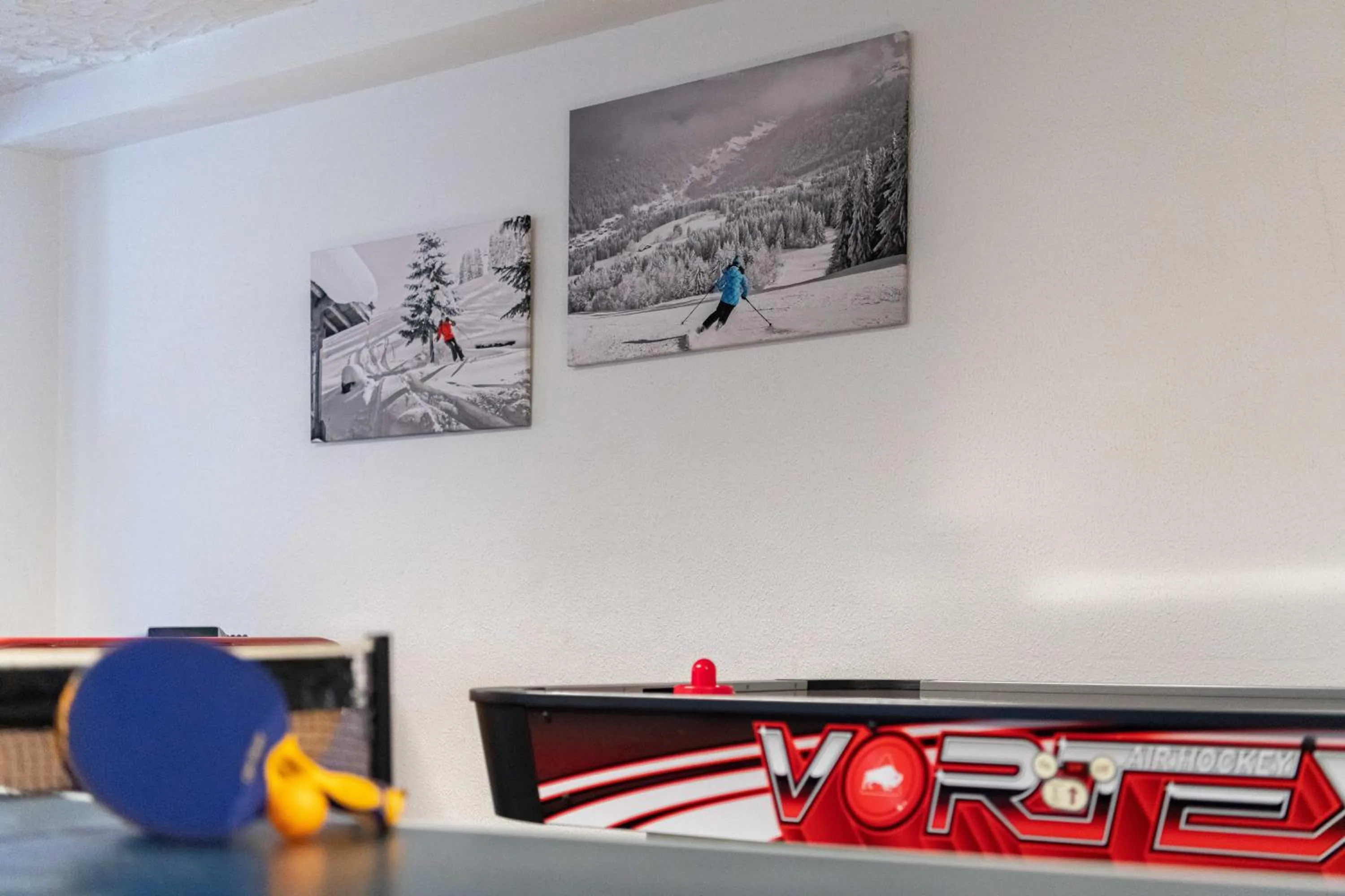 Game Room in Hôtel Les Côtes, Résidence Loisirs et Chalets