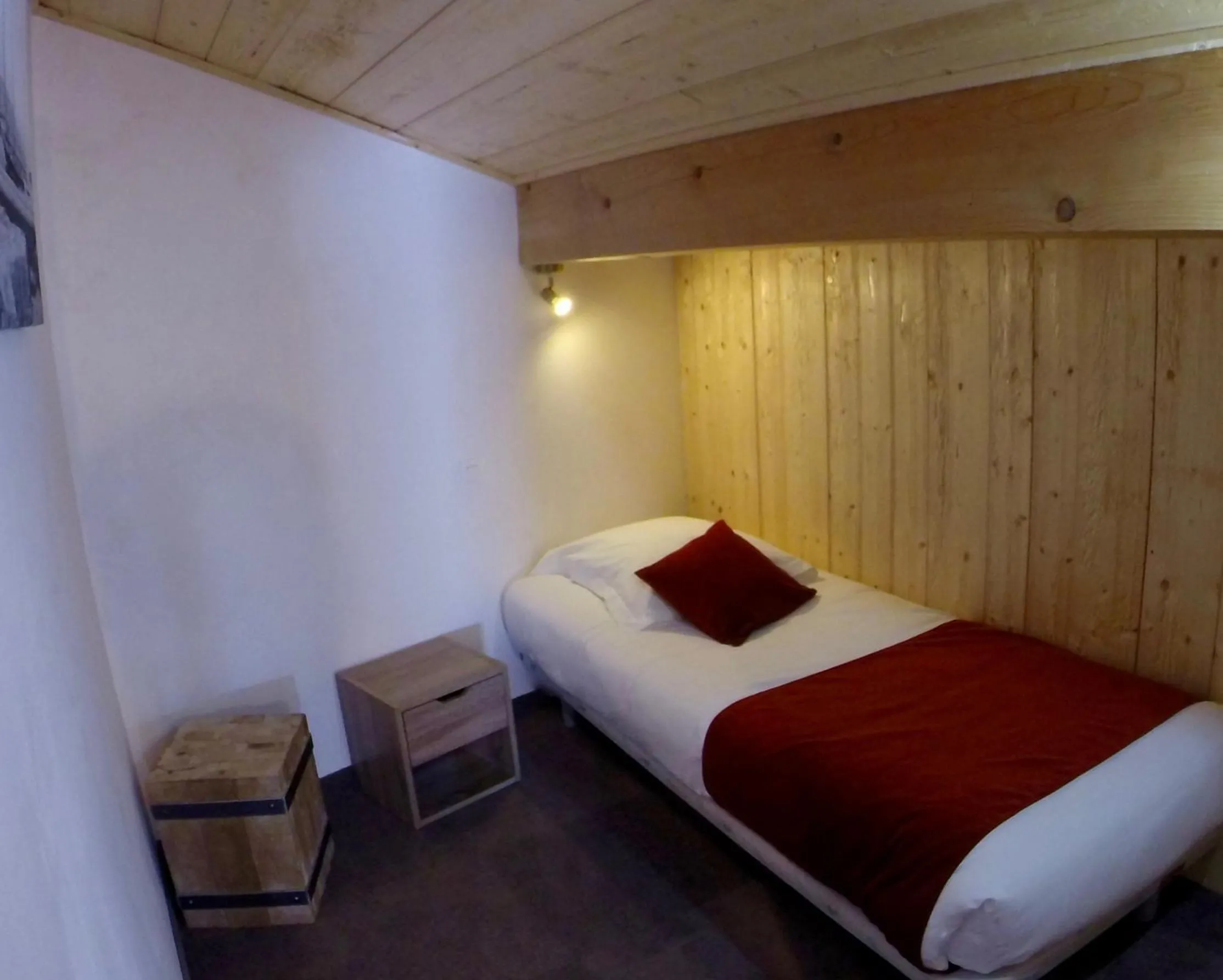 Bedroom, Bed in Hôtel Les Côtes, Résidence Loisirs et Chalets