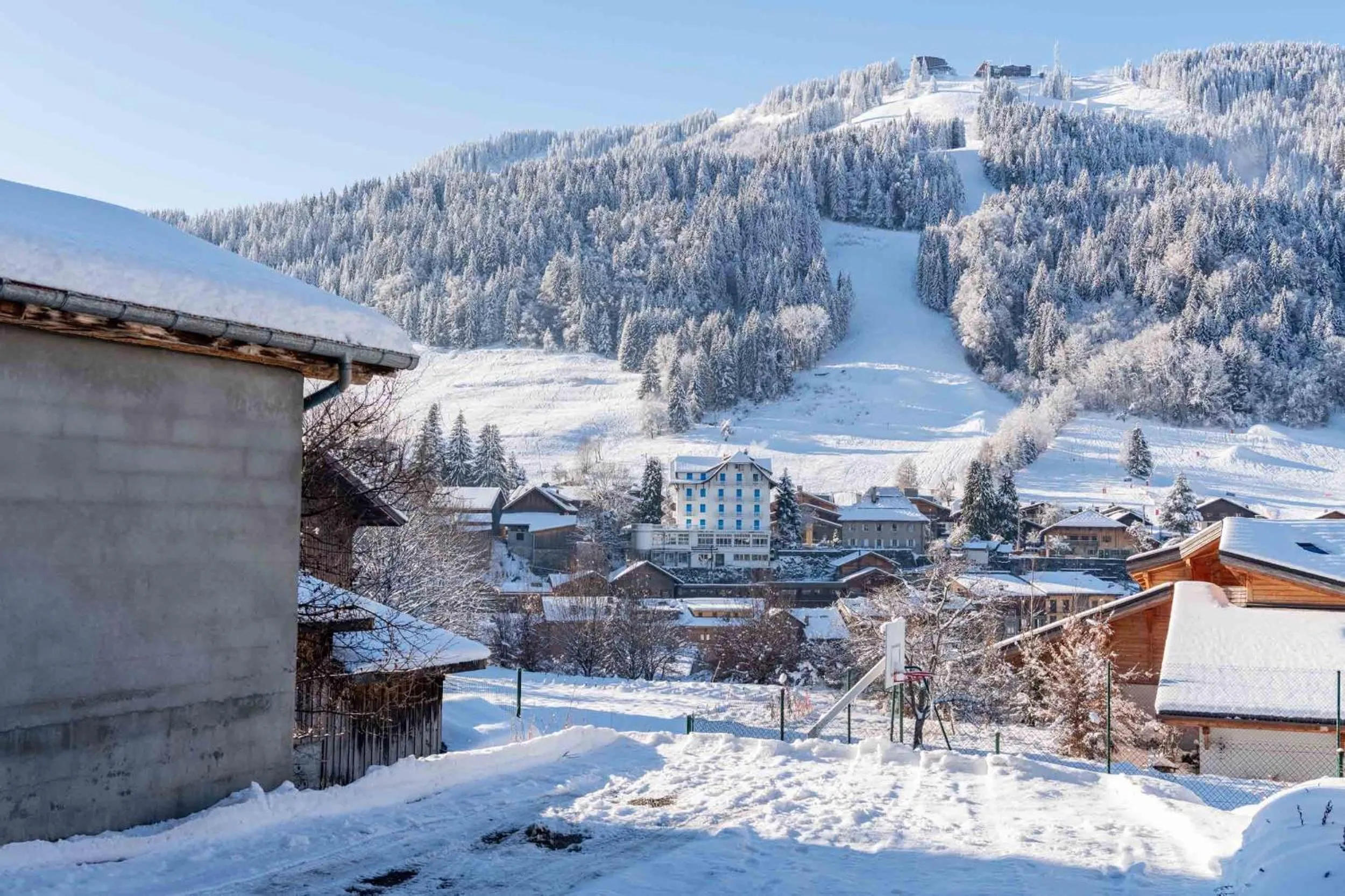 Natural landscape in Hôtel Les Côtes, Résidence Loisirs et Chalets