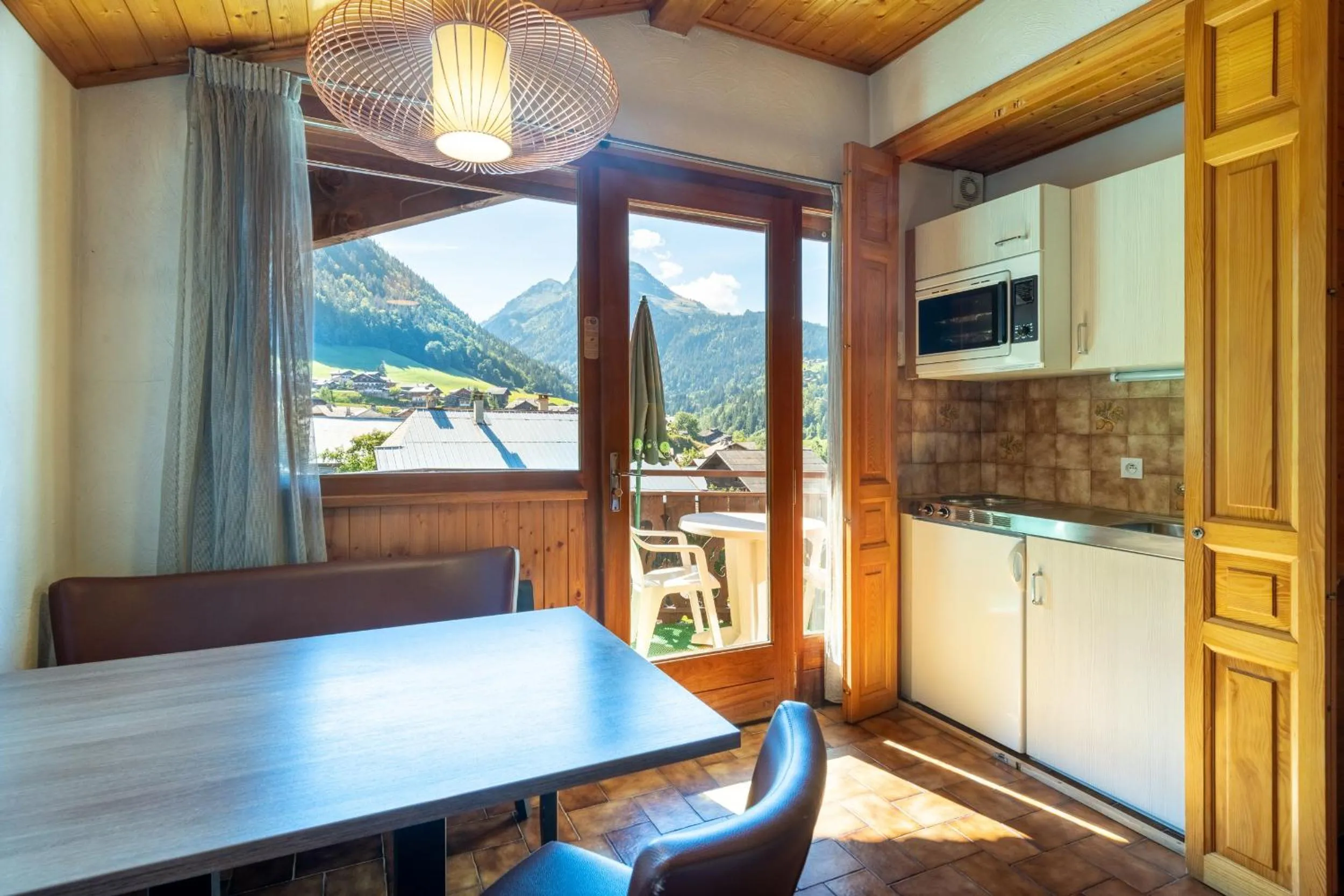 Balcony/Terrace in Hôtel Les Côtes, Résidence Loisirs et Chalets