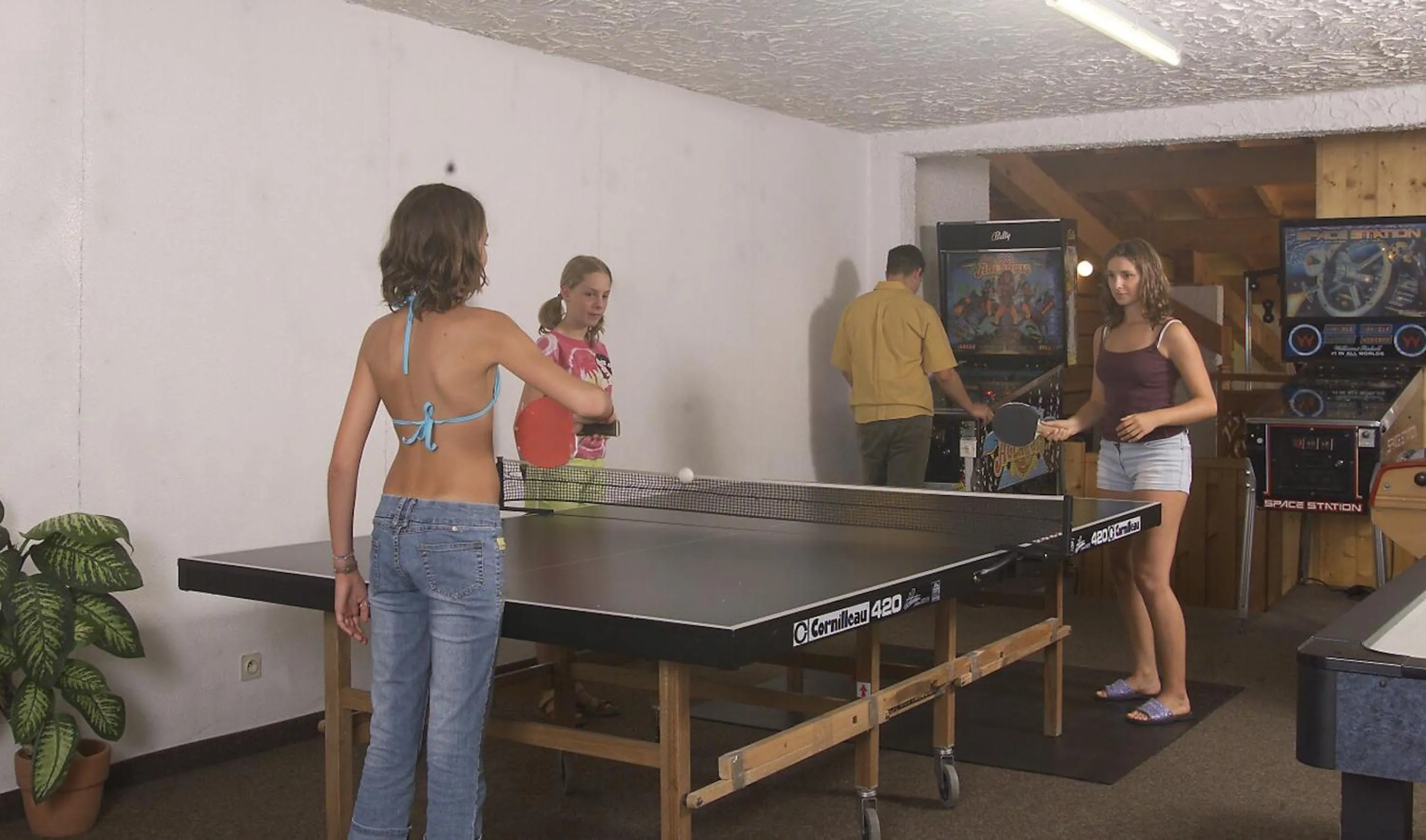 Game Room in Hôtel Les Côtes, Résidence Loisirs et Chalets