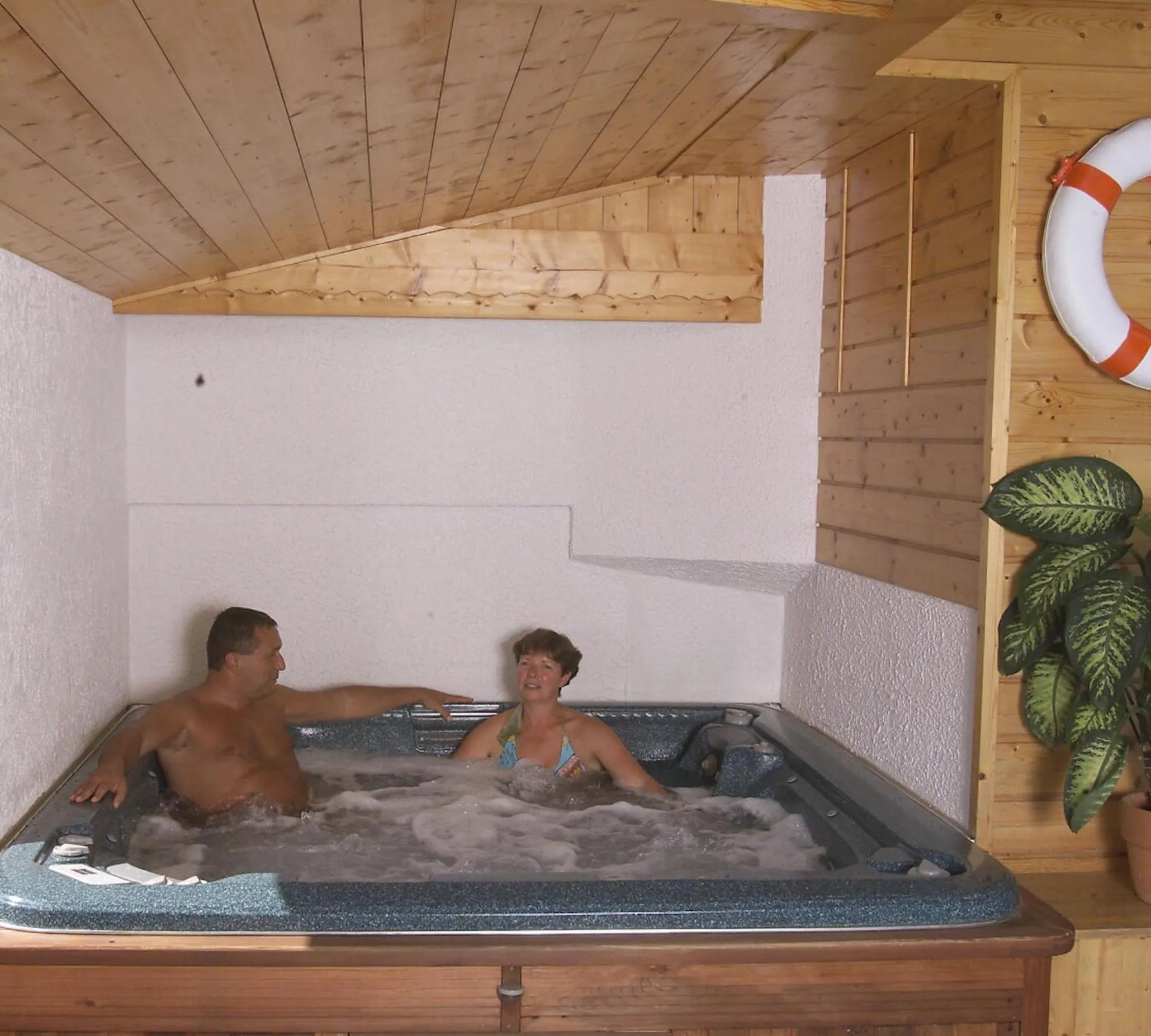 People in Hôtel Les Côtes, Résidence Loisirs et Chalets